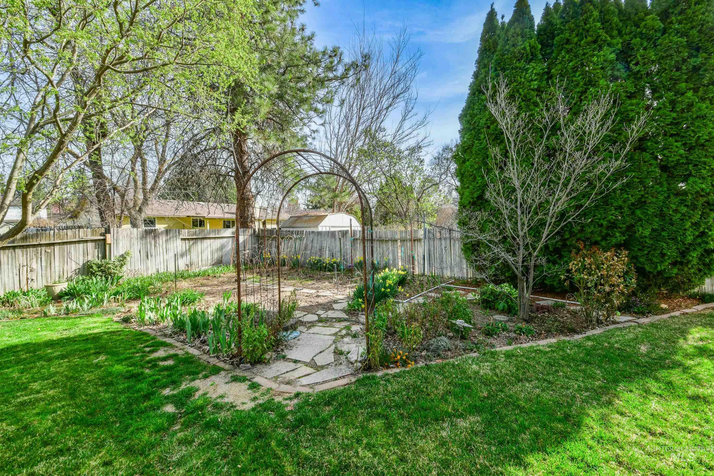 9974 W Barnsdale Dr