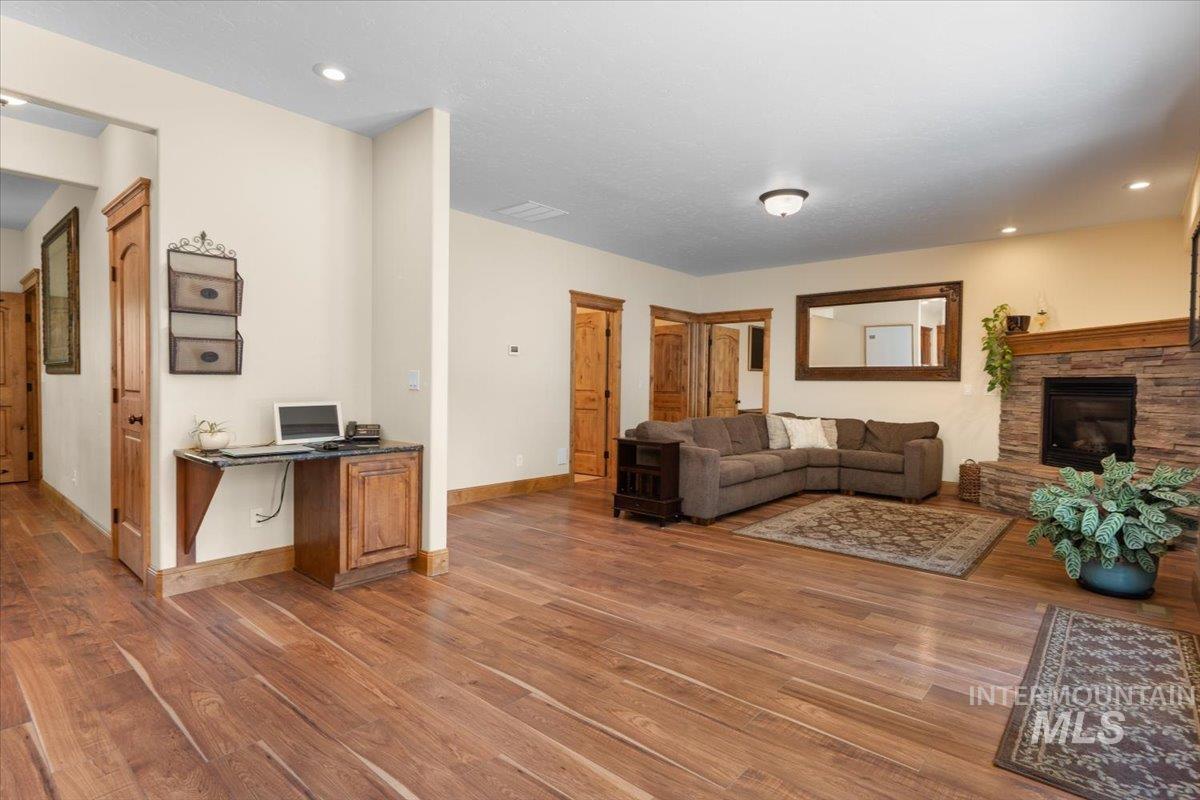 4154 N Tipton Ave.