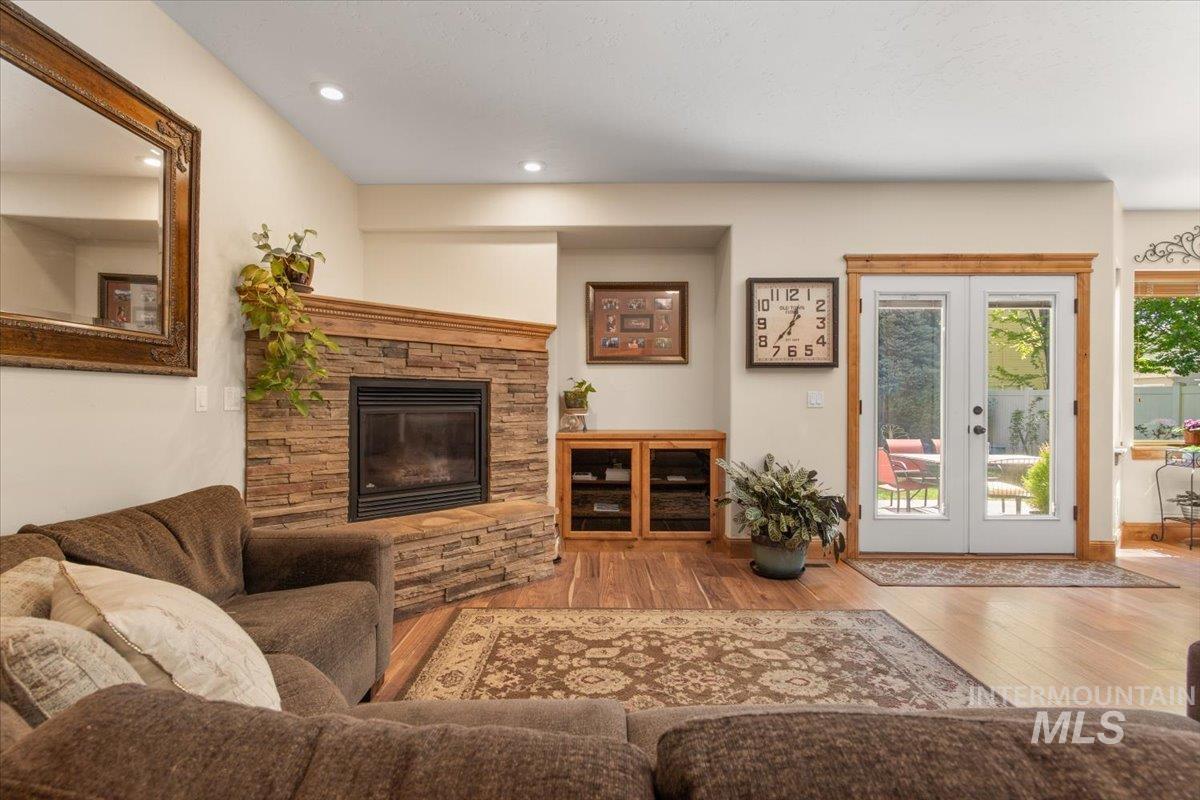 4154 N Tipton Ave.
