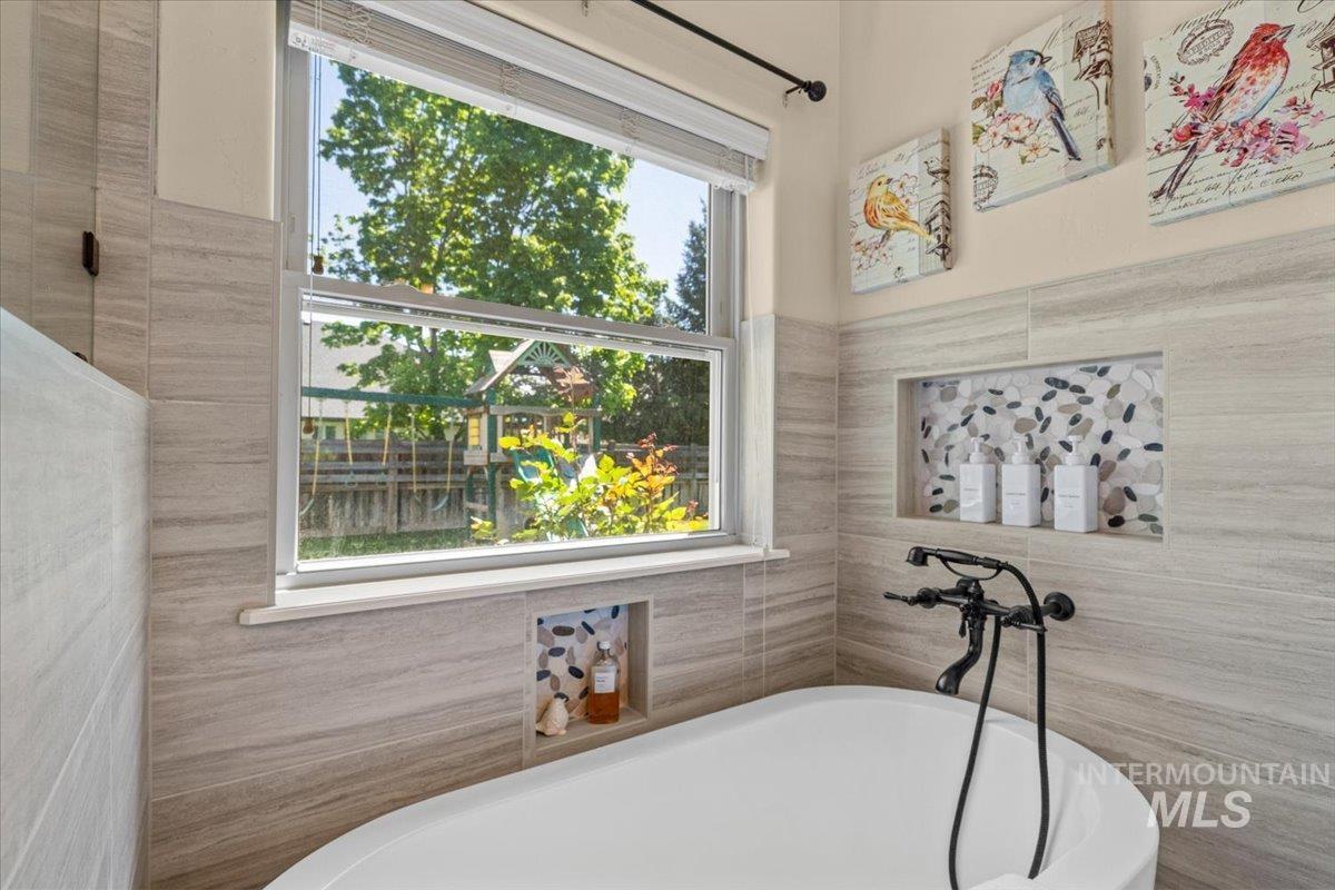 4154 N Tipton Ave.