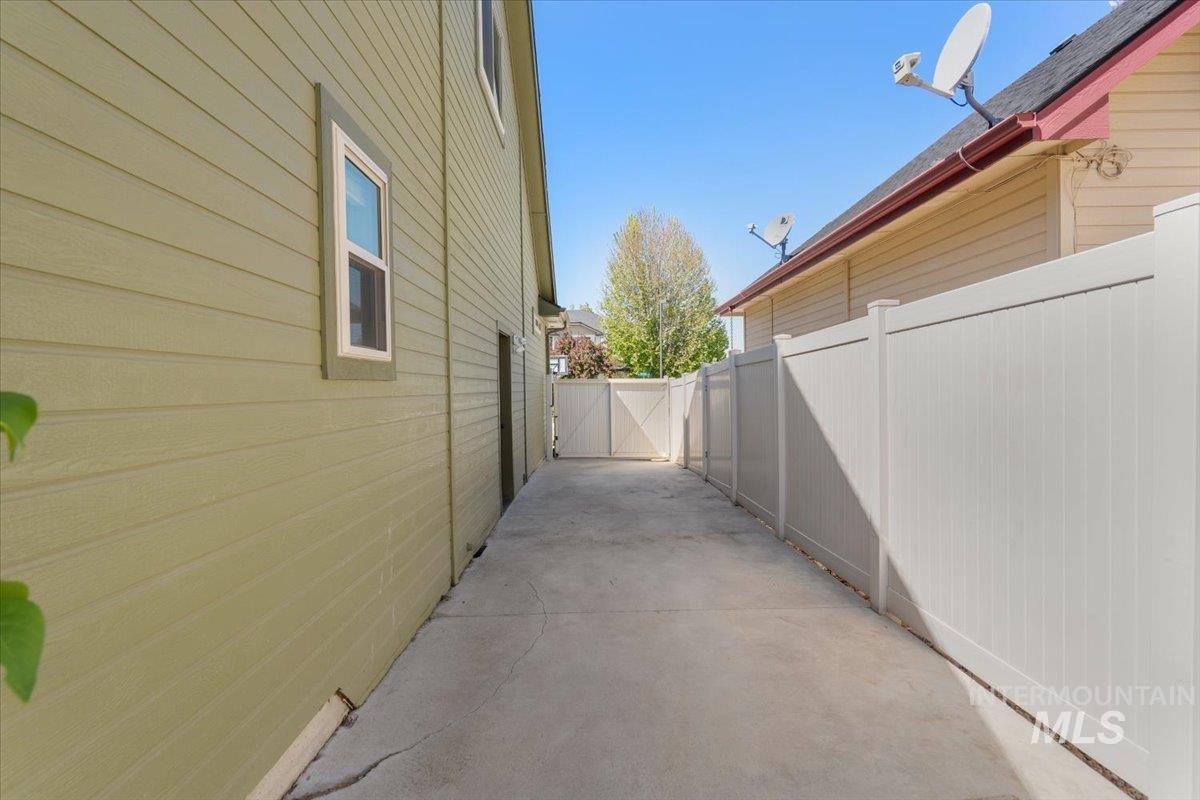 4154 N Tipton Ave.