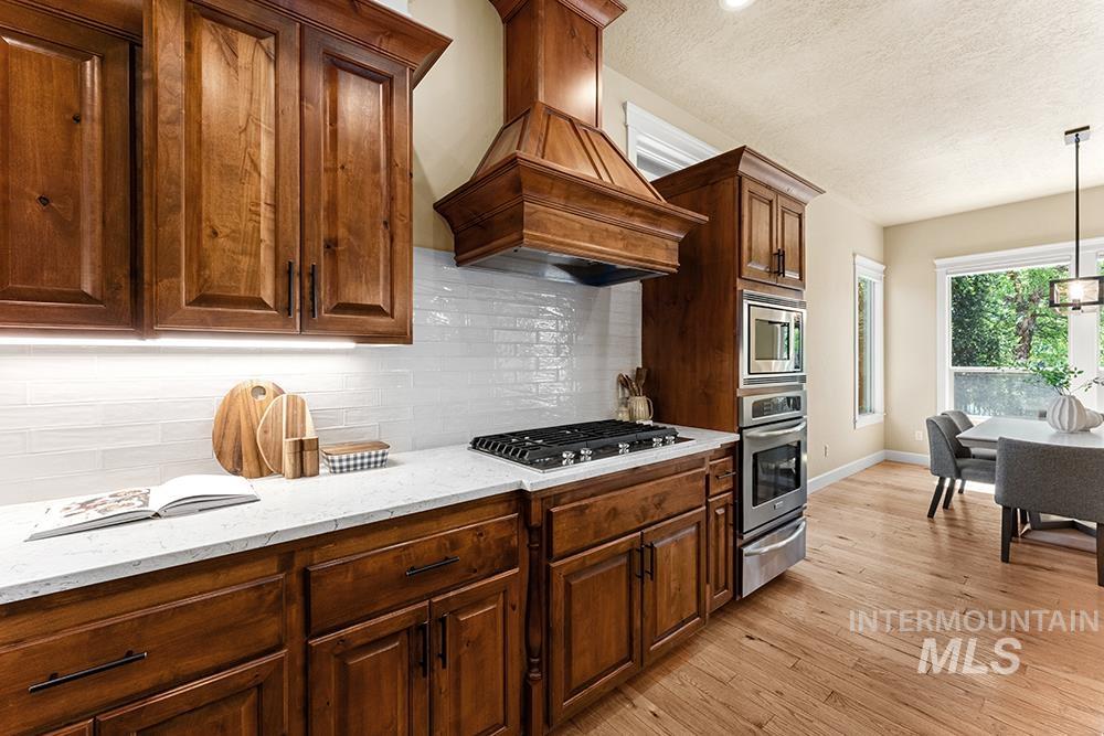 2148 S Links Place