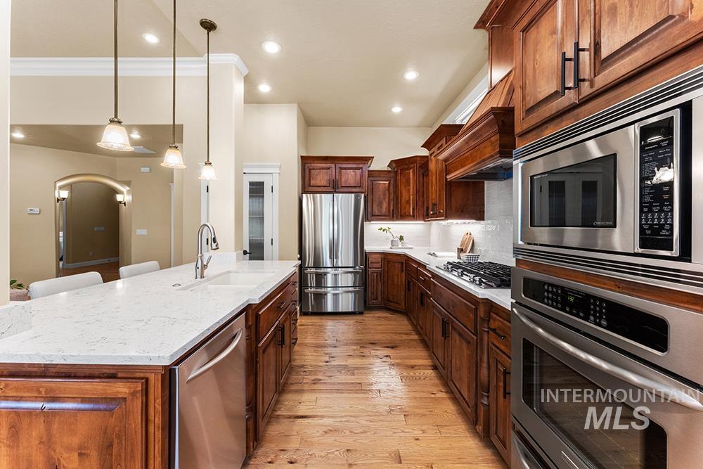 2148 S Links Place