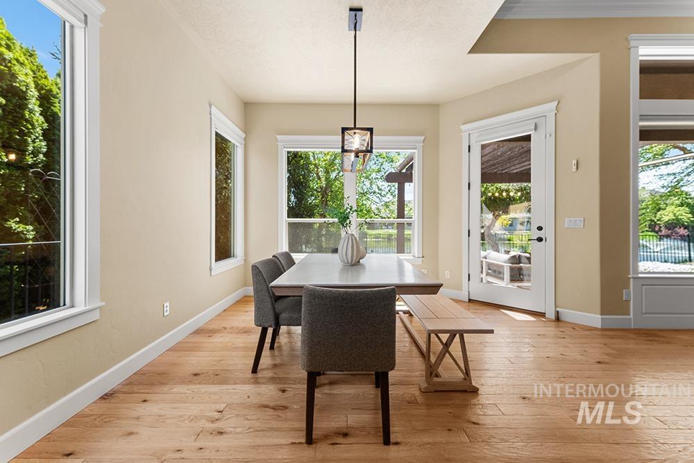 2148 S Links Place