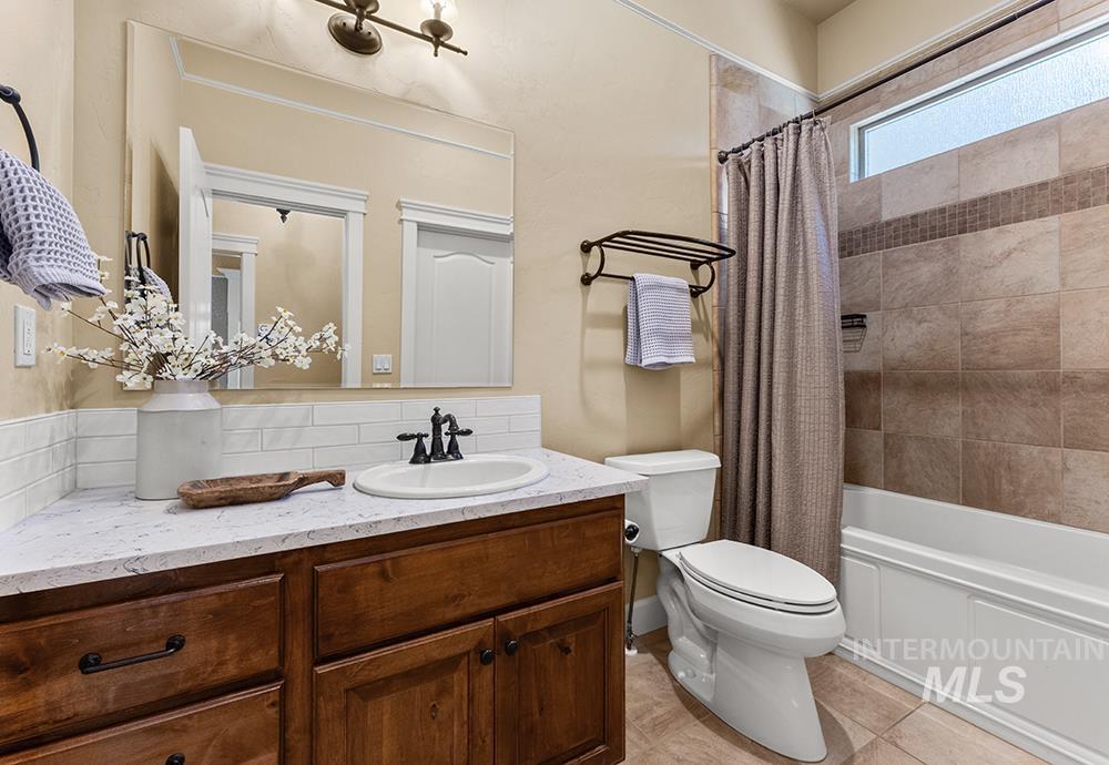 2148 S Links Place