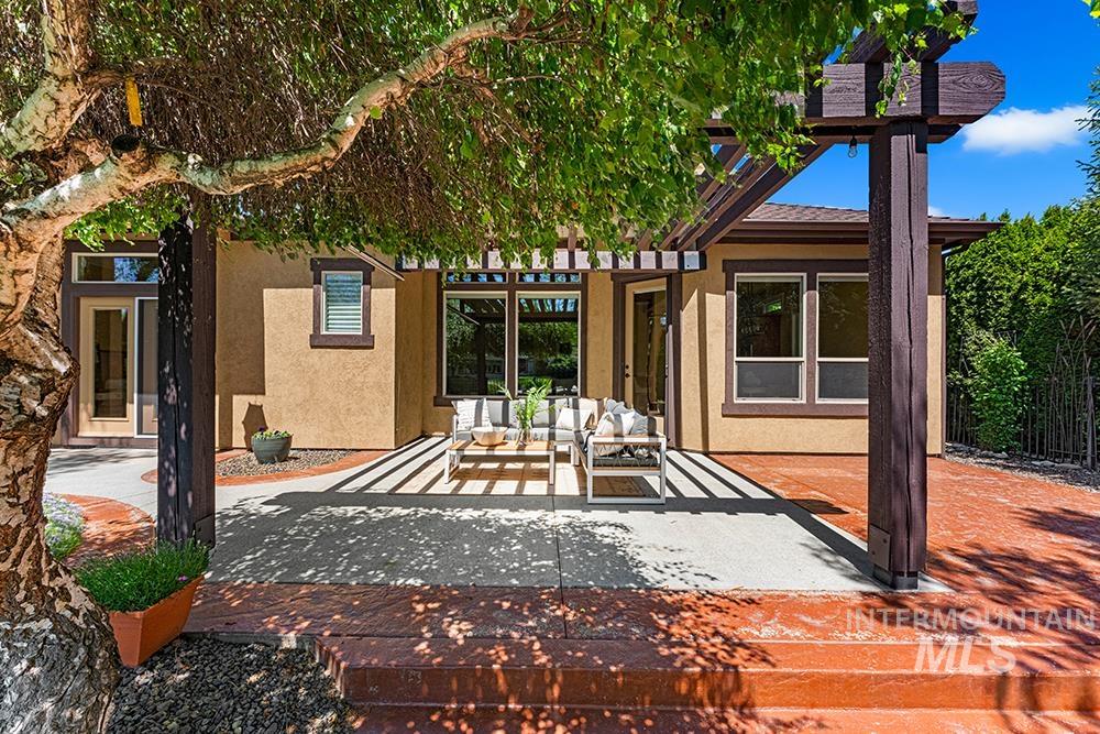 2148 S Links Place