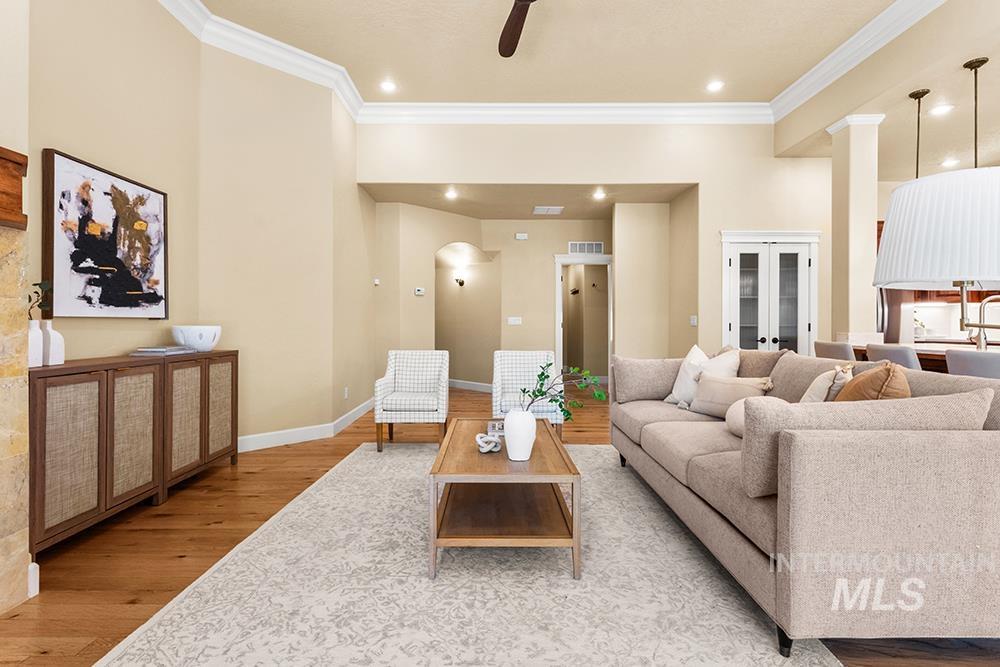2148 S Links Place