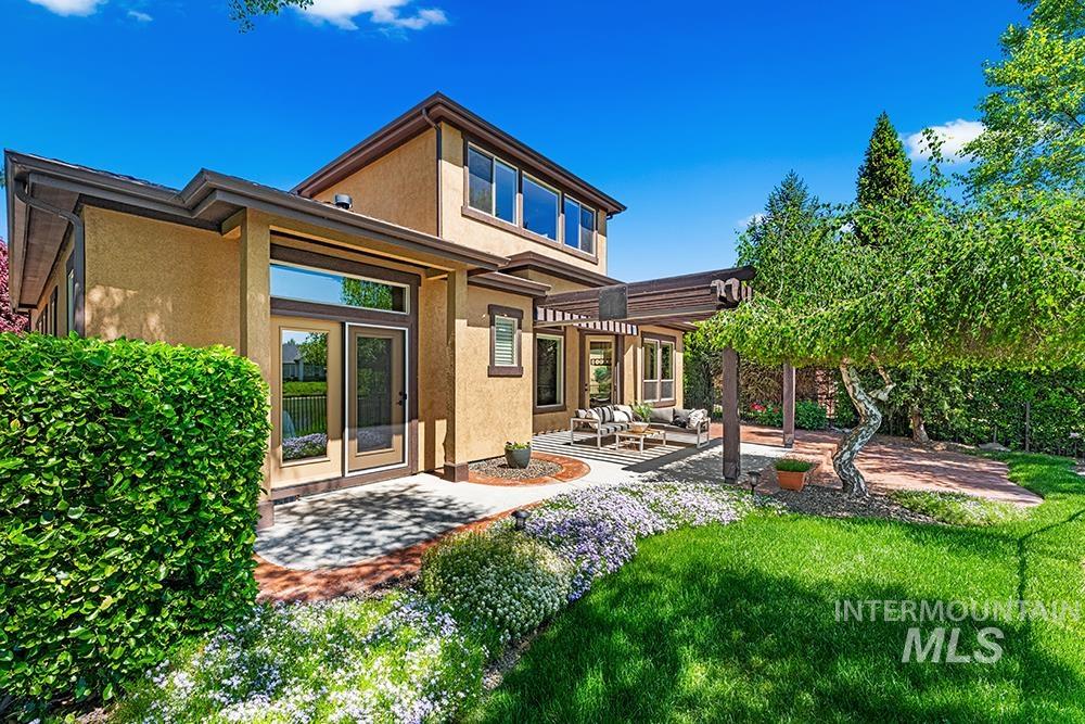 2148 S Links Place