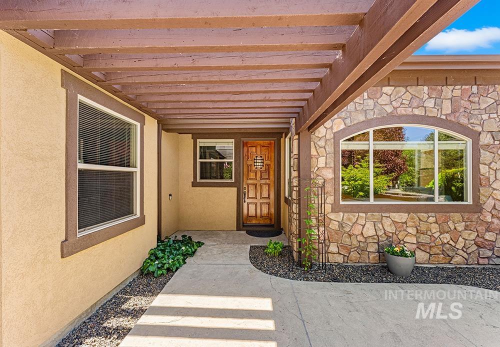 2148 S Links Place