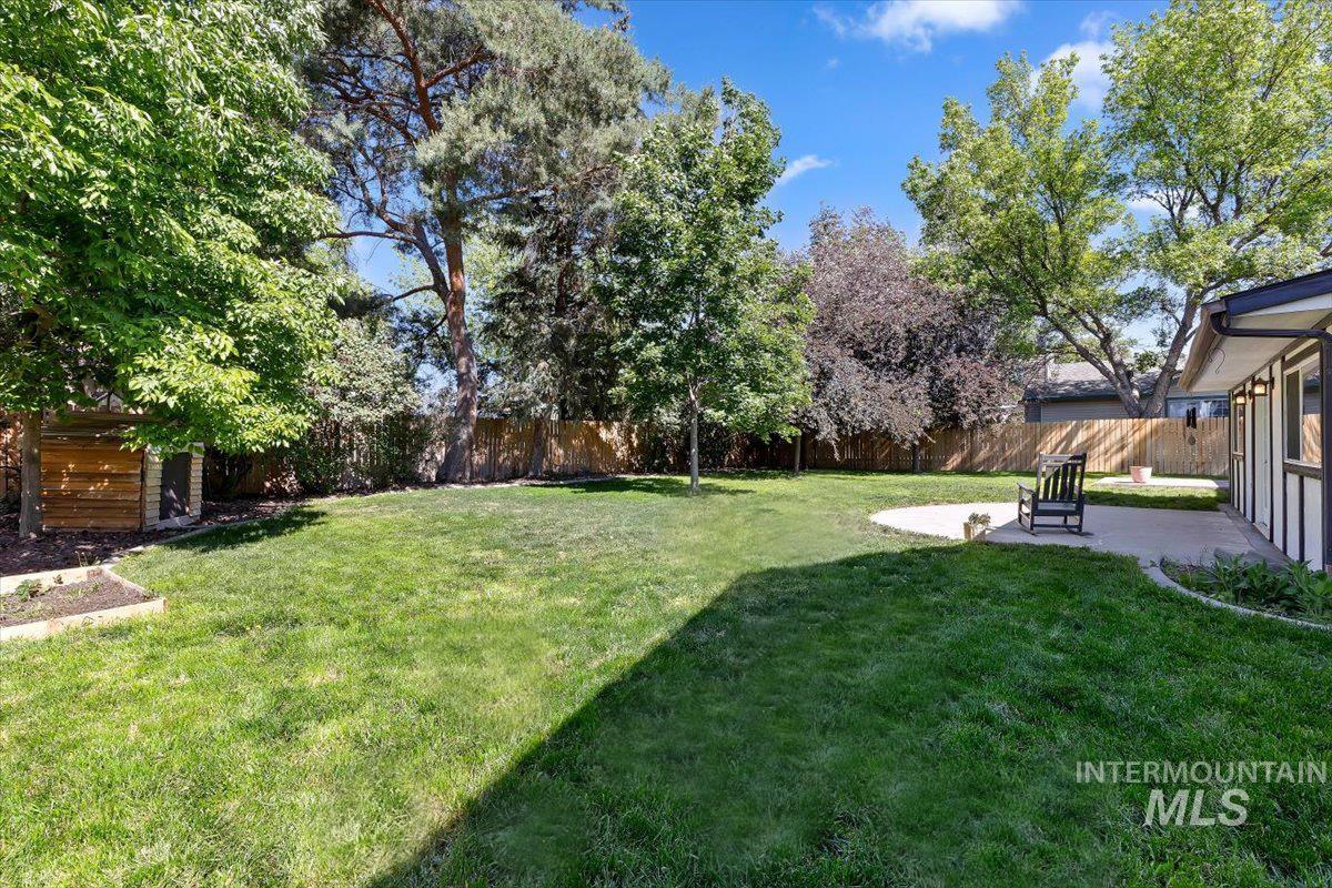 925 N 14th E