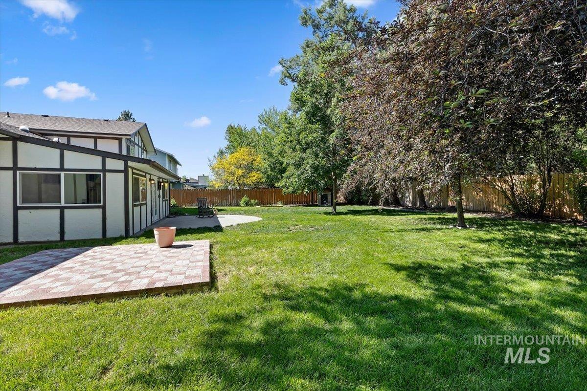 925 N 14th E