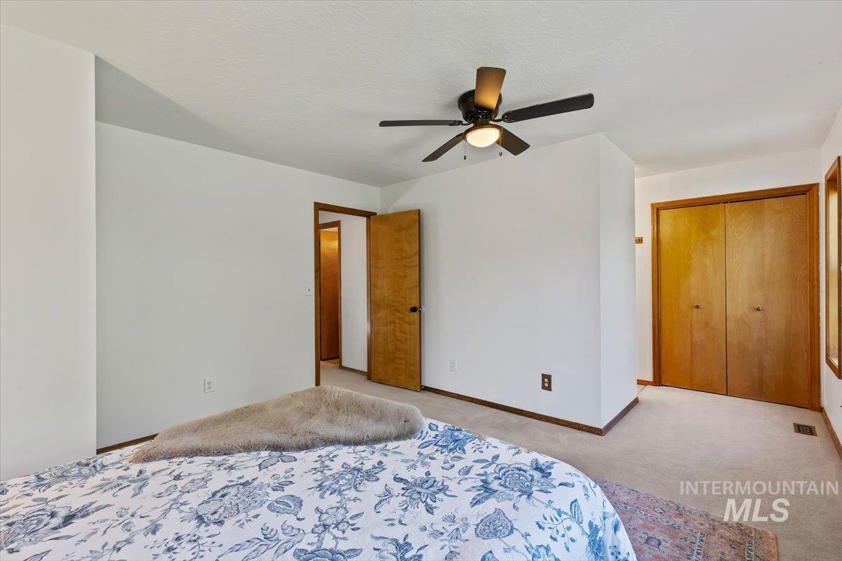 925 N 14th E