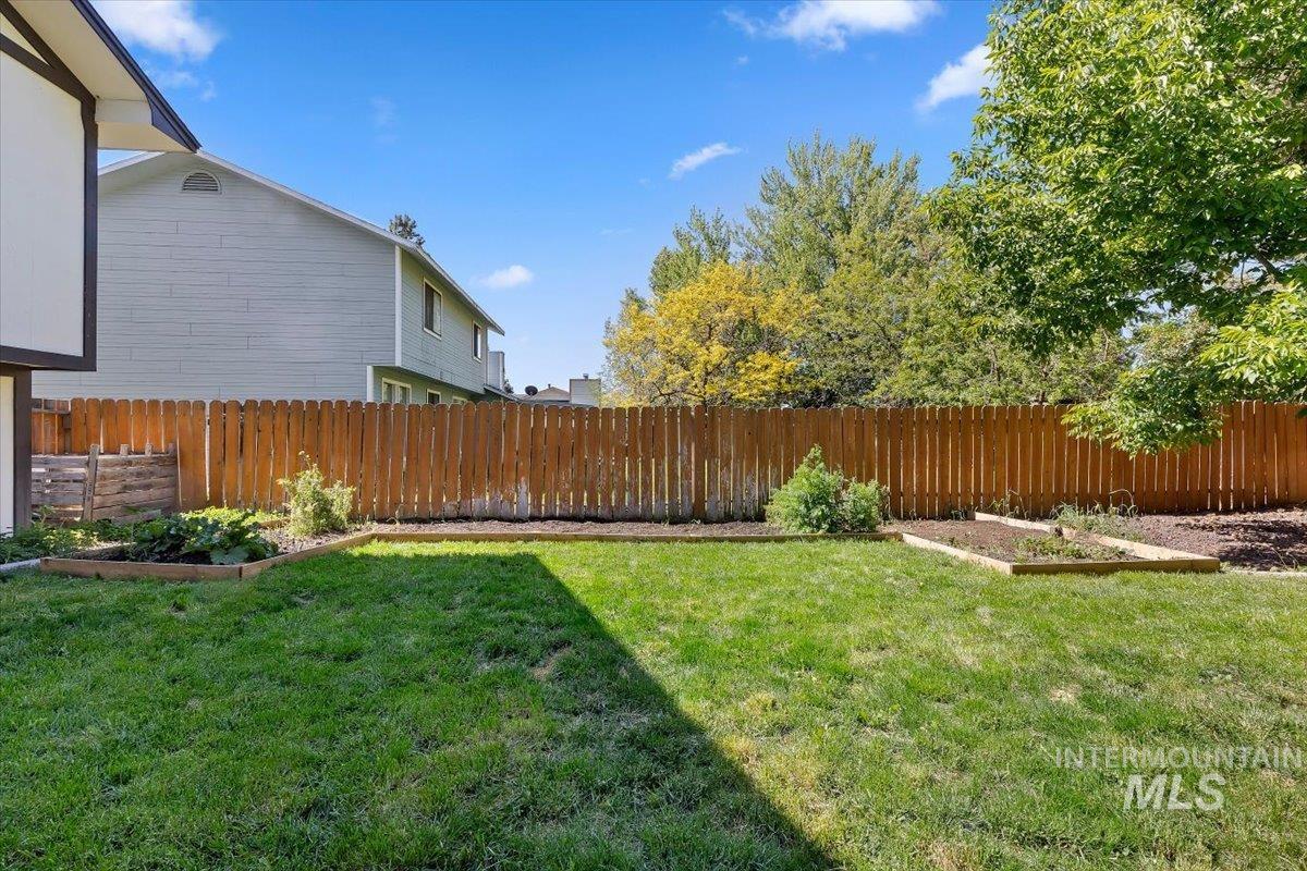 925 N 14th E