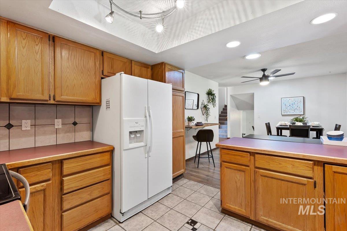 925 N 14th E