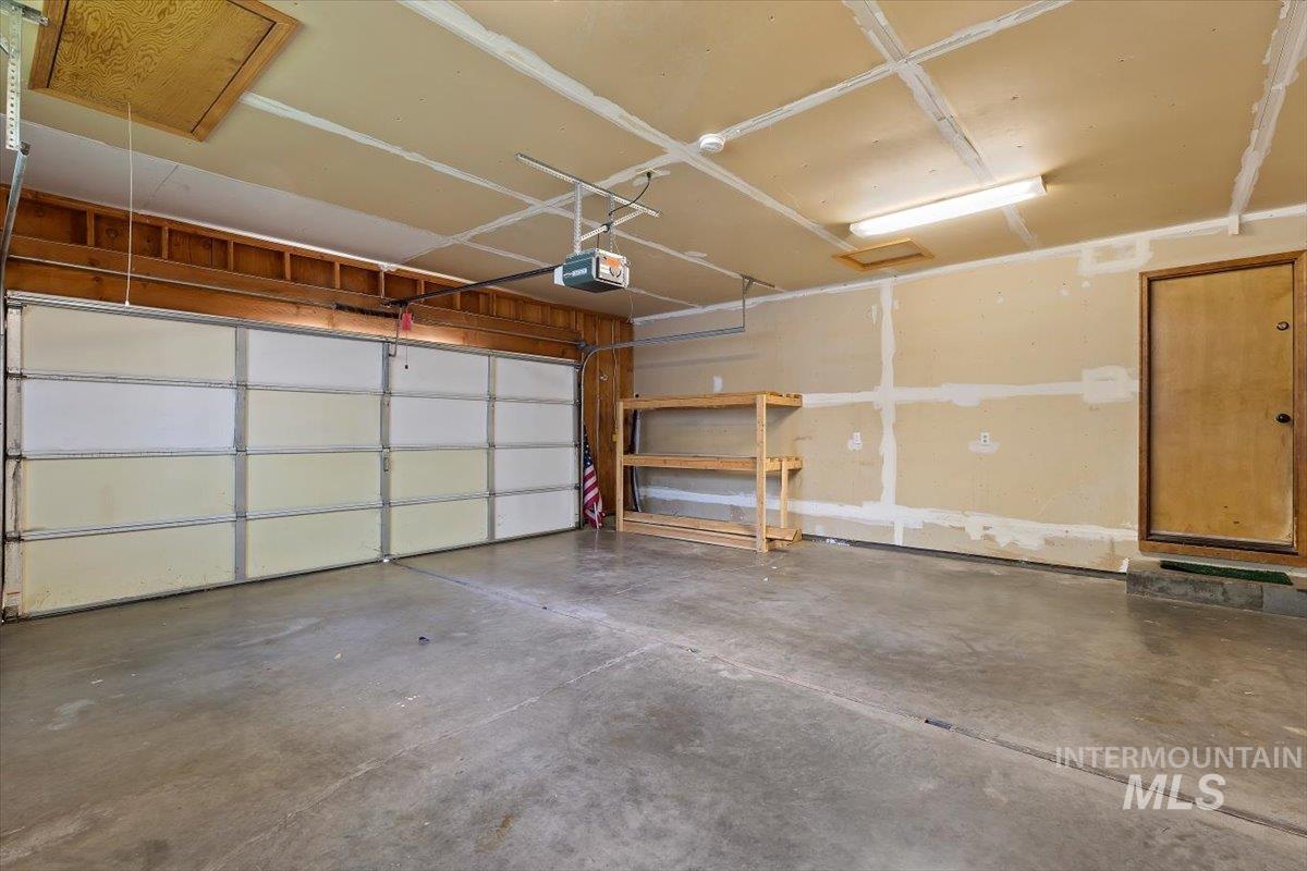 925 N 14th E