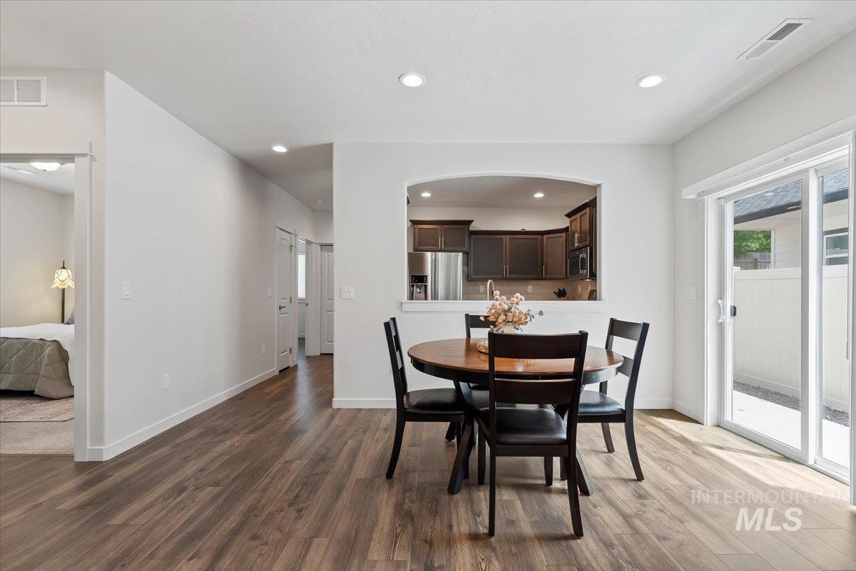 3442 S Garibaldi