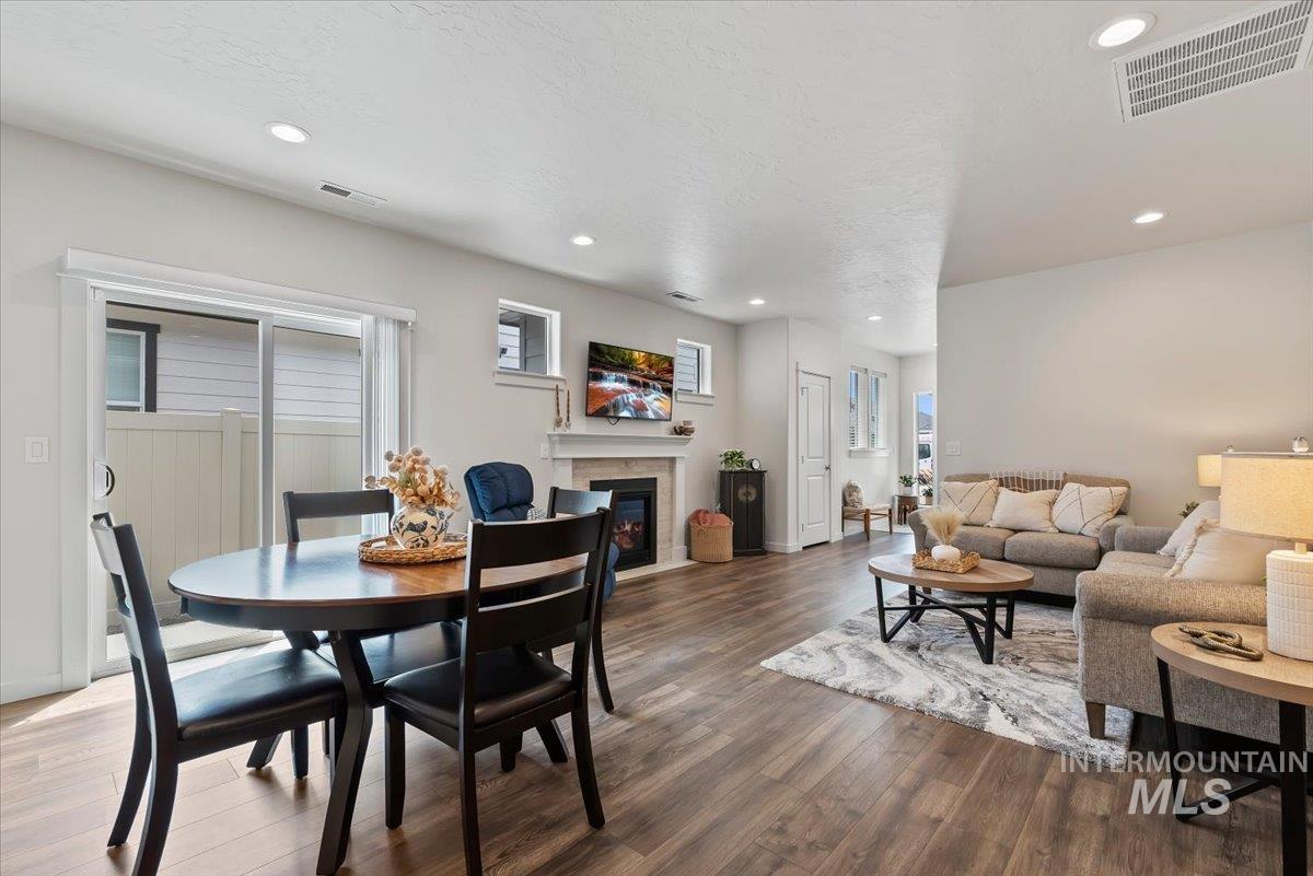 3442 S Garibaldi