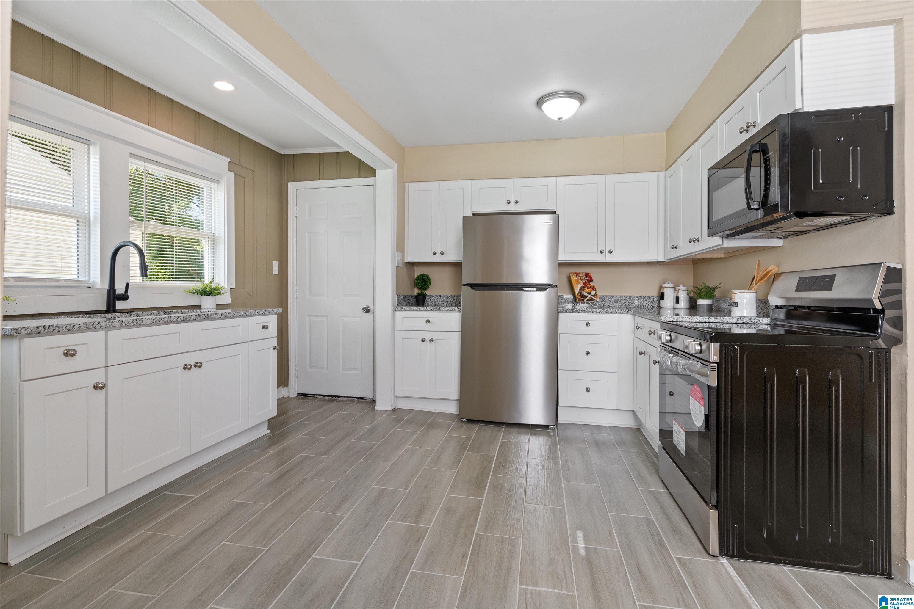 900 SW 25TH STREET