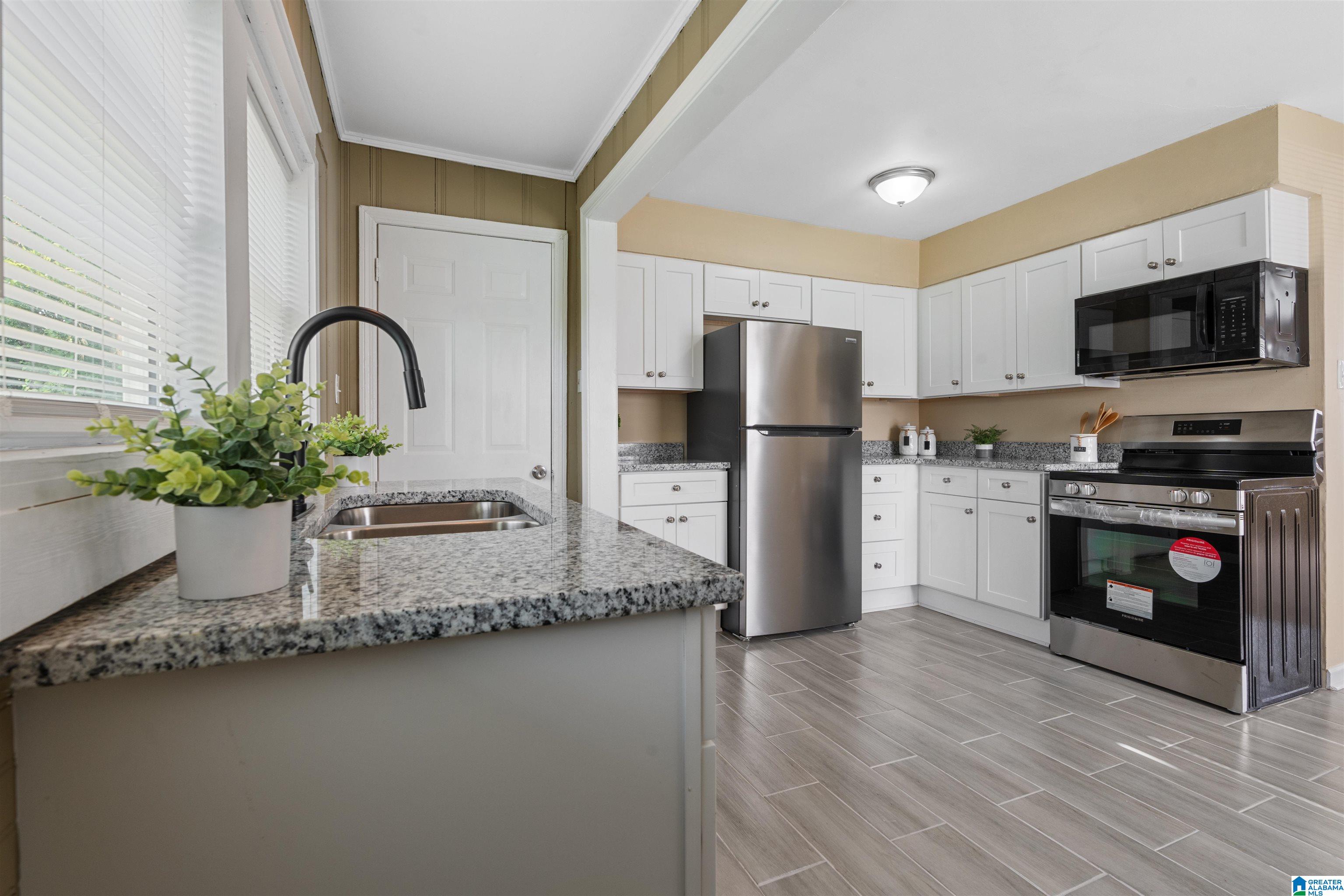 900 SW 25TH STREET