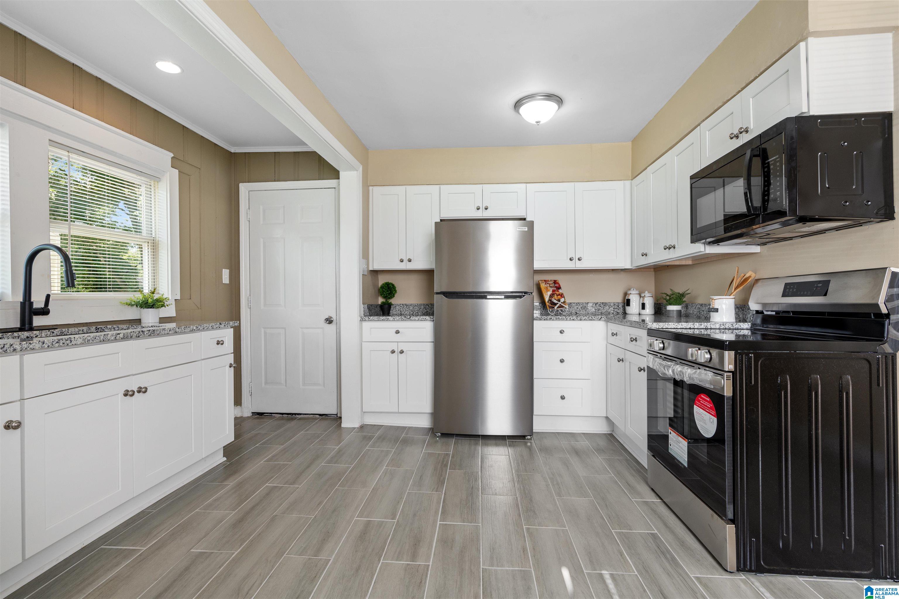 900 SW 25TH STREET
