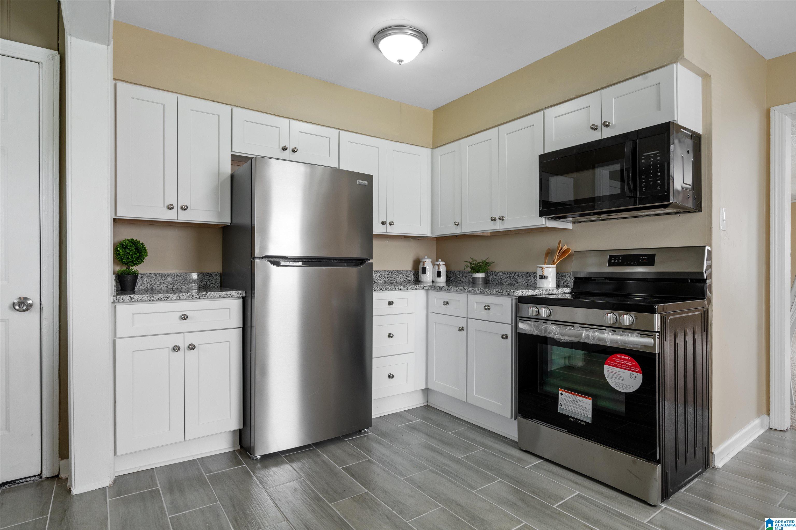 900 SW 25TH STREET