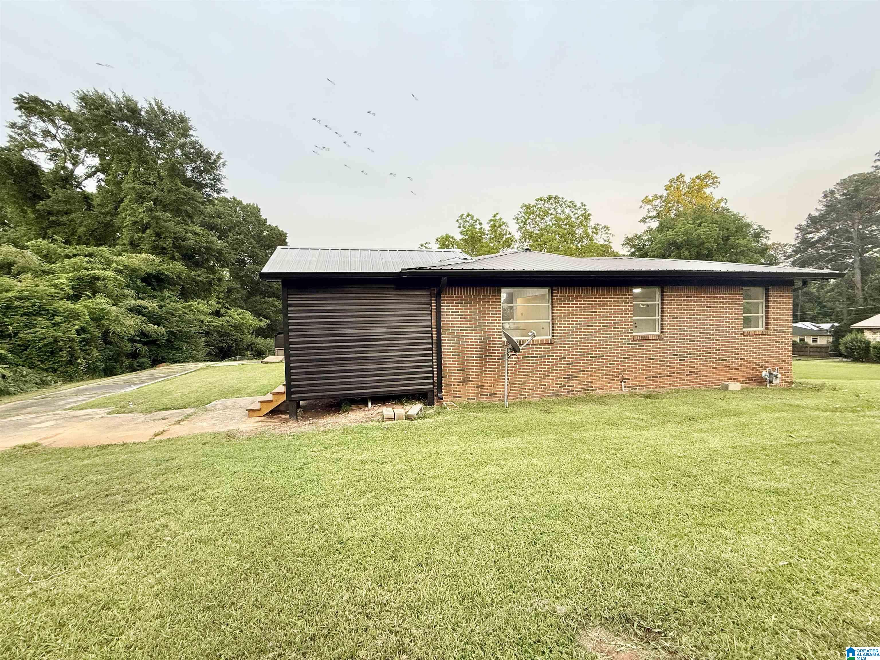 1015 FOREST CIRCLE