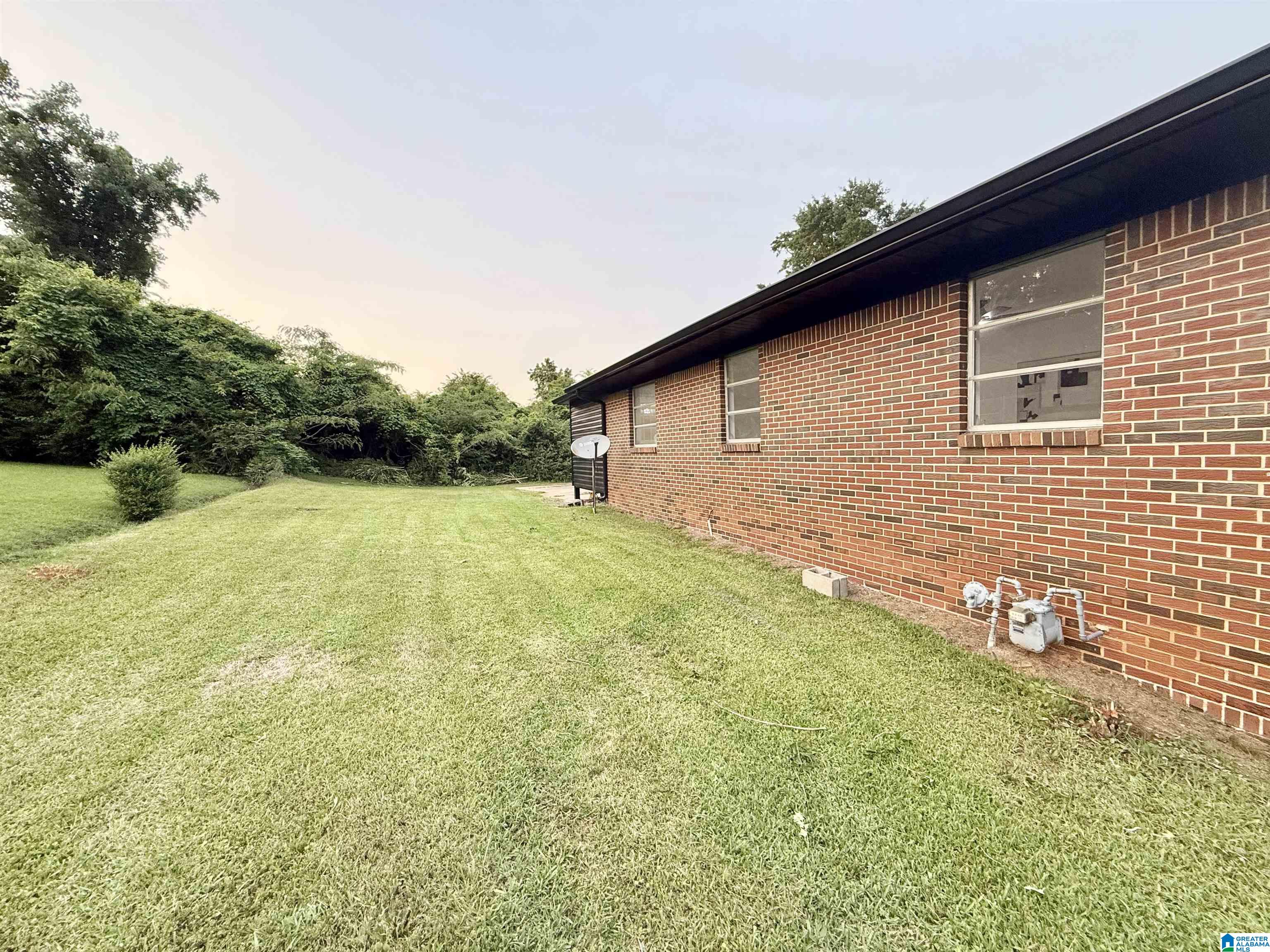 1015 FOREST CIRCLE