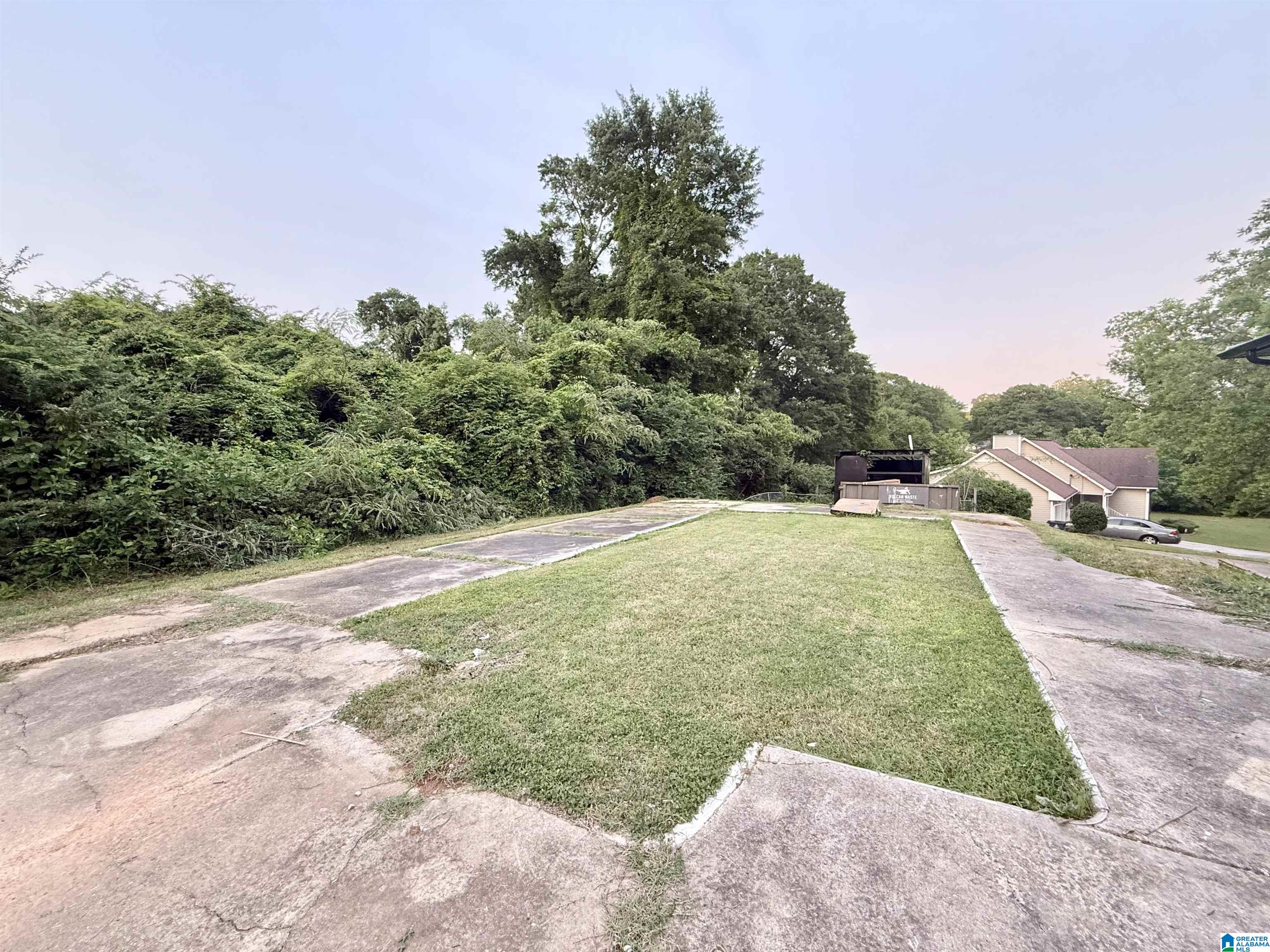 1015 FOREST CIRCLE
