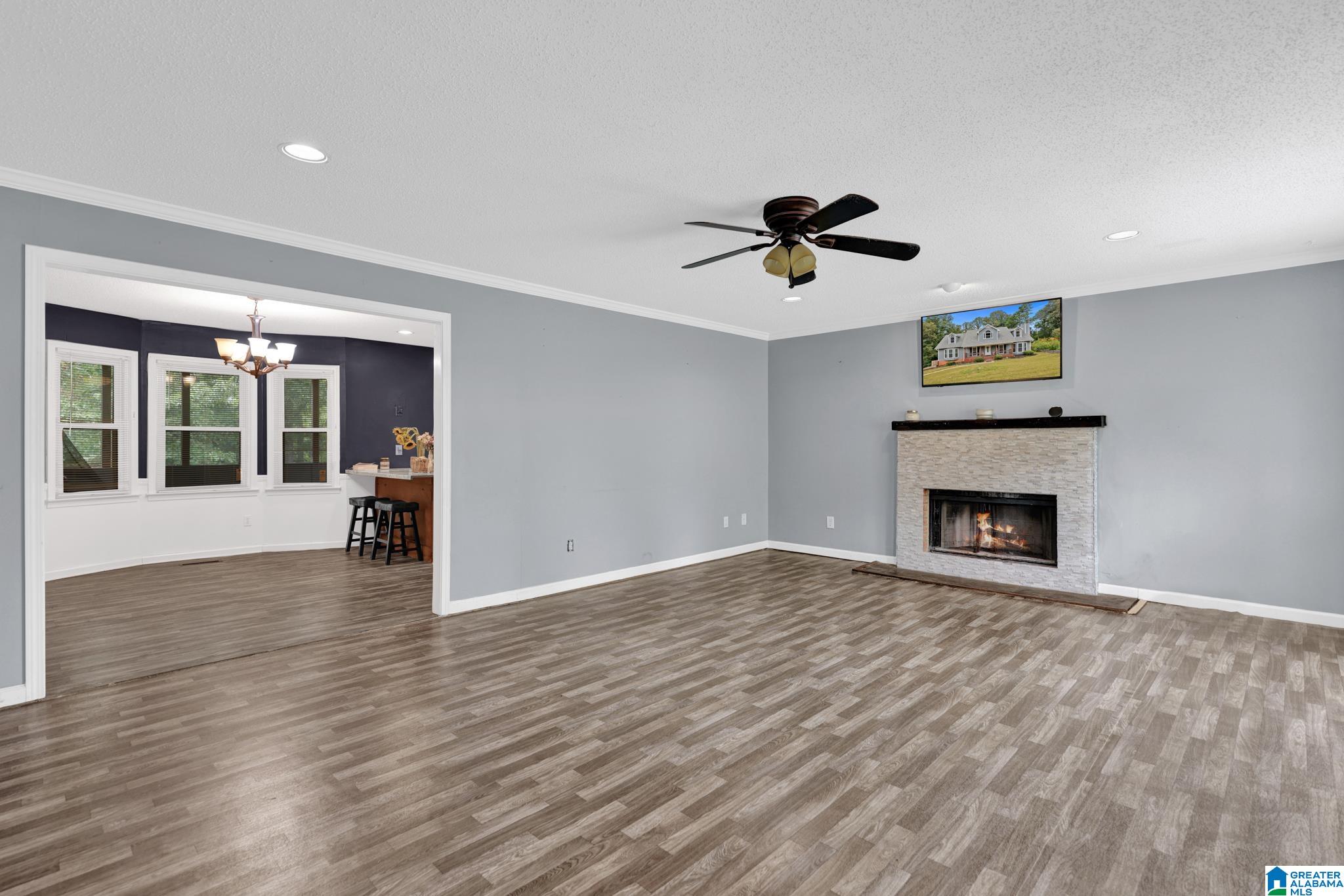749 GABLE DRIVE