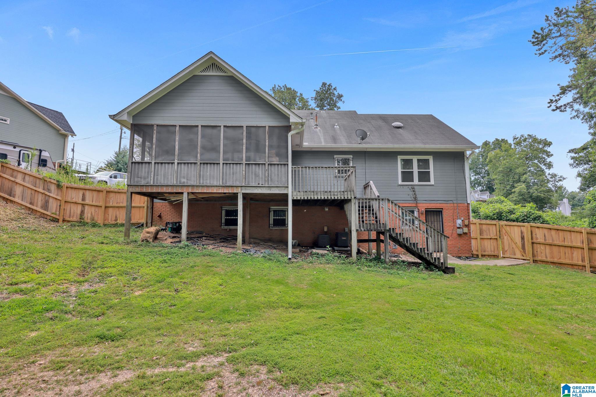 749 GABLE DRIVE