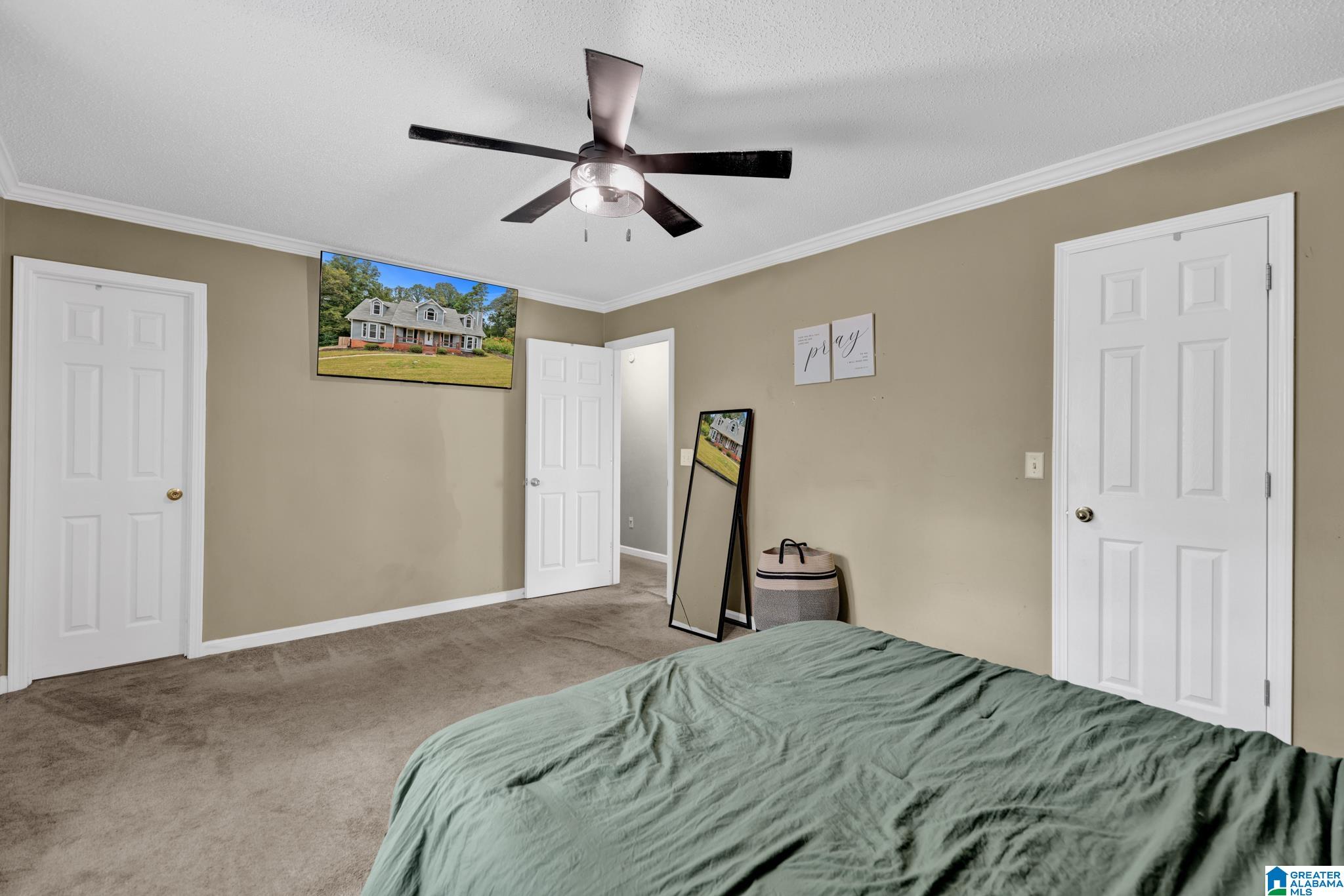 749 GABLE DRIVE