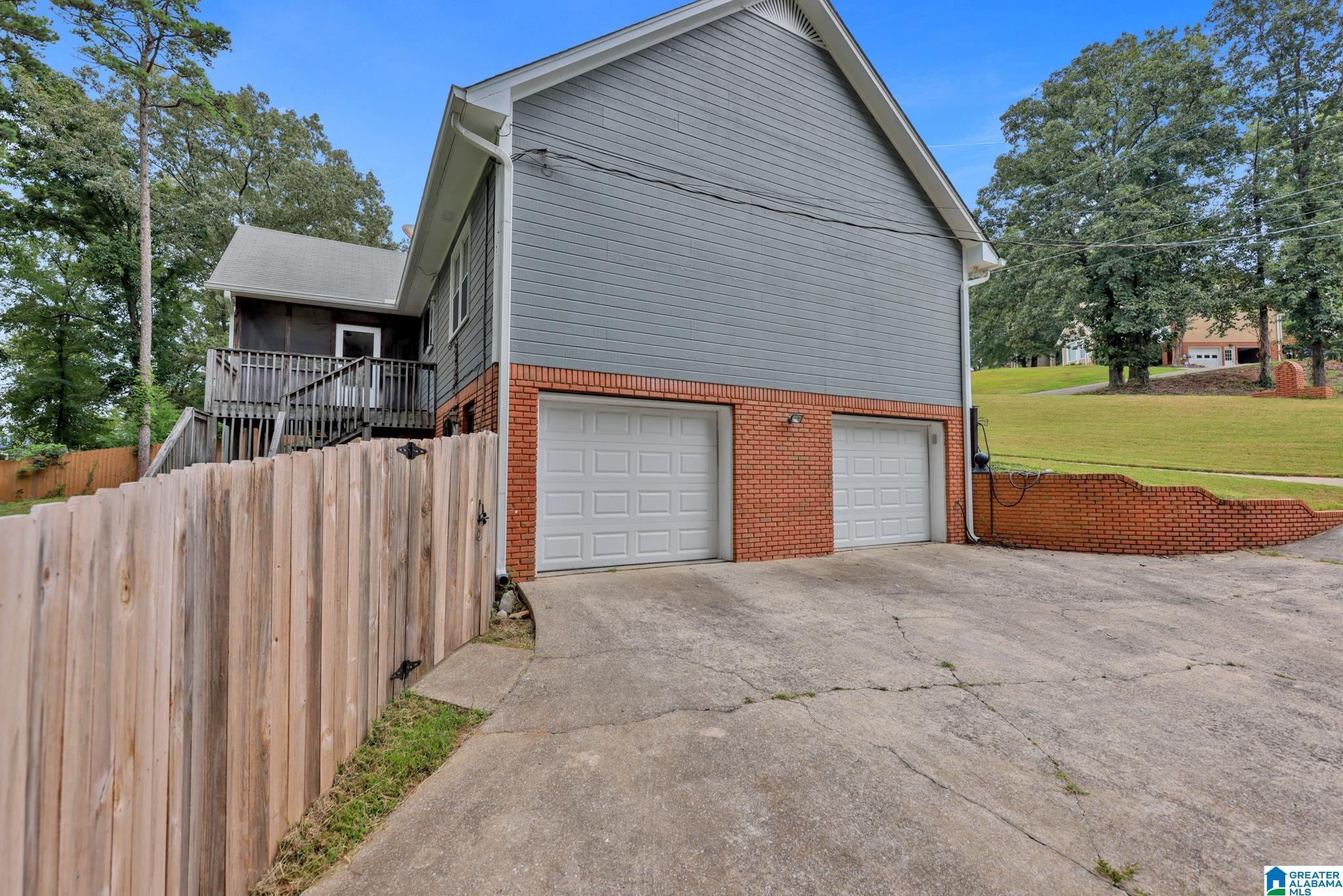 749 GABLE DRIVE
