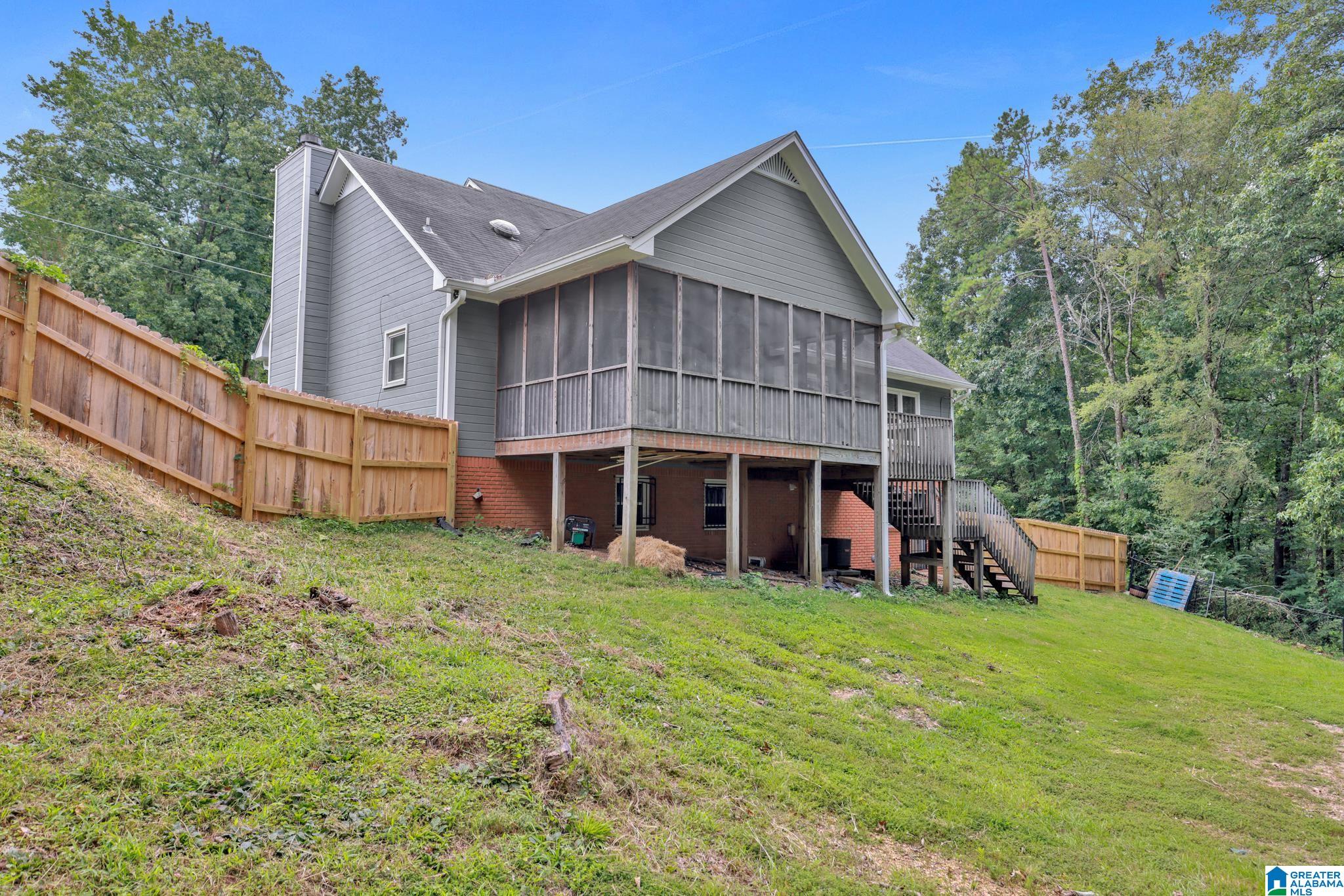 749 GABLE DRIVE