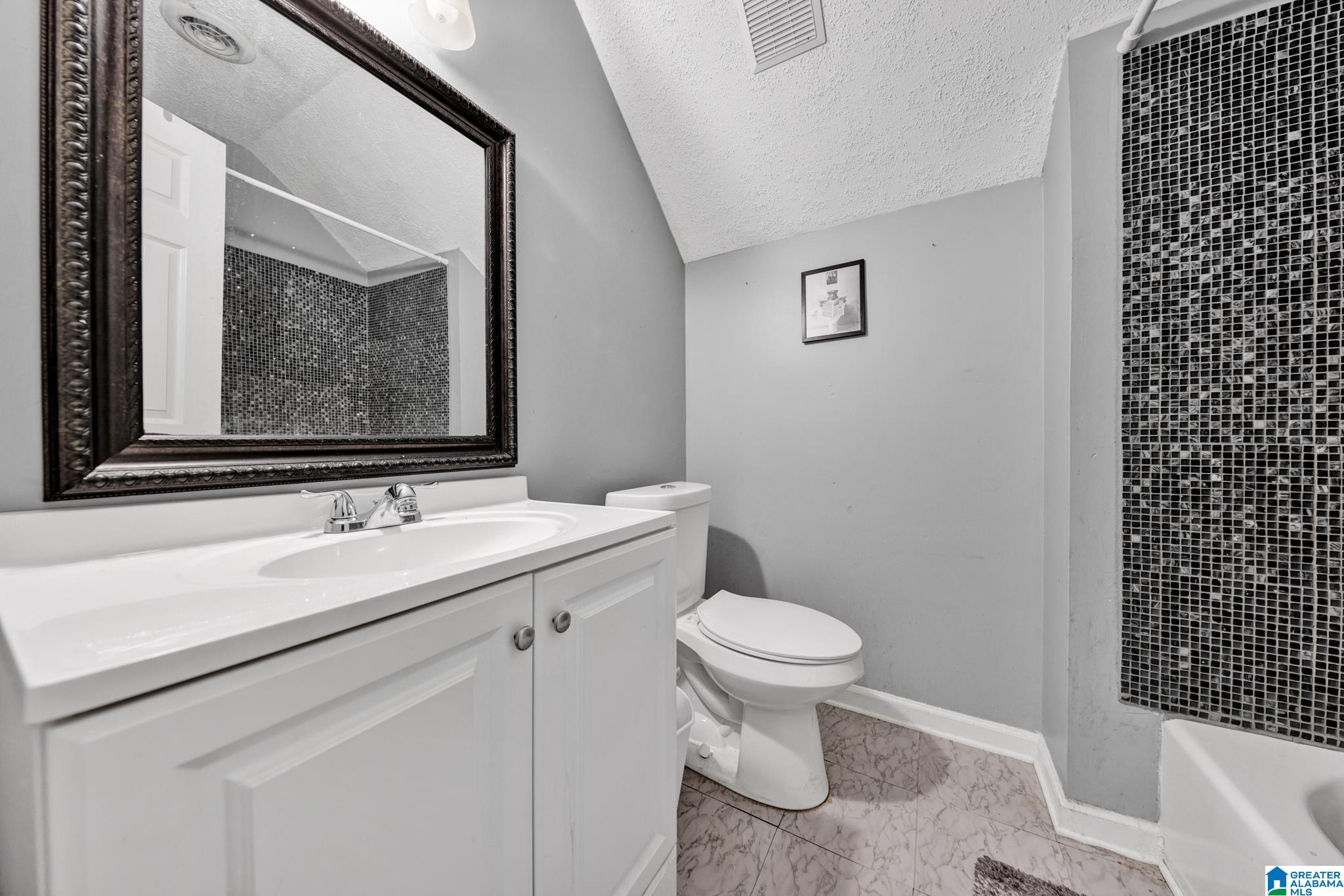 749 GABLE DRIVE