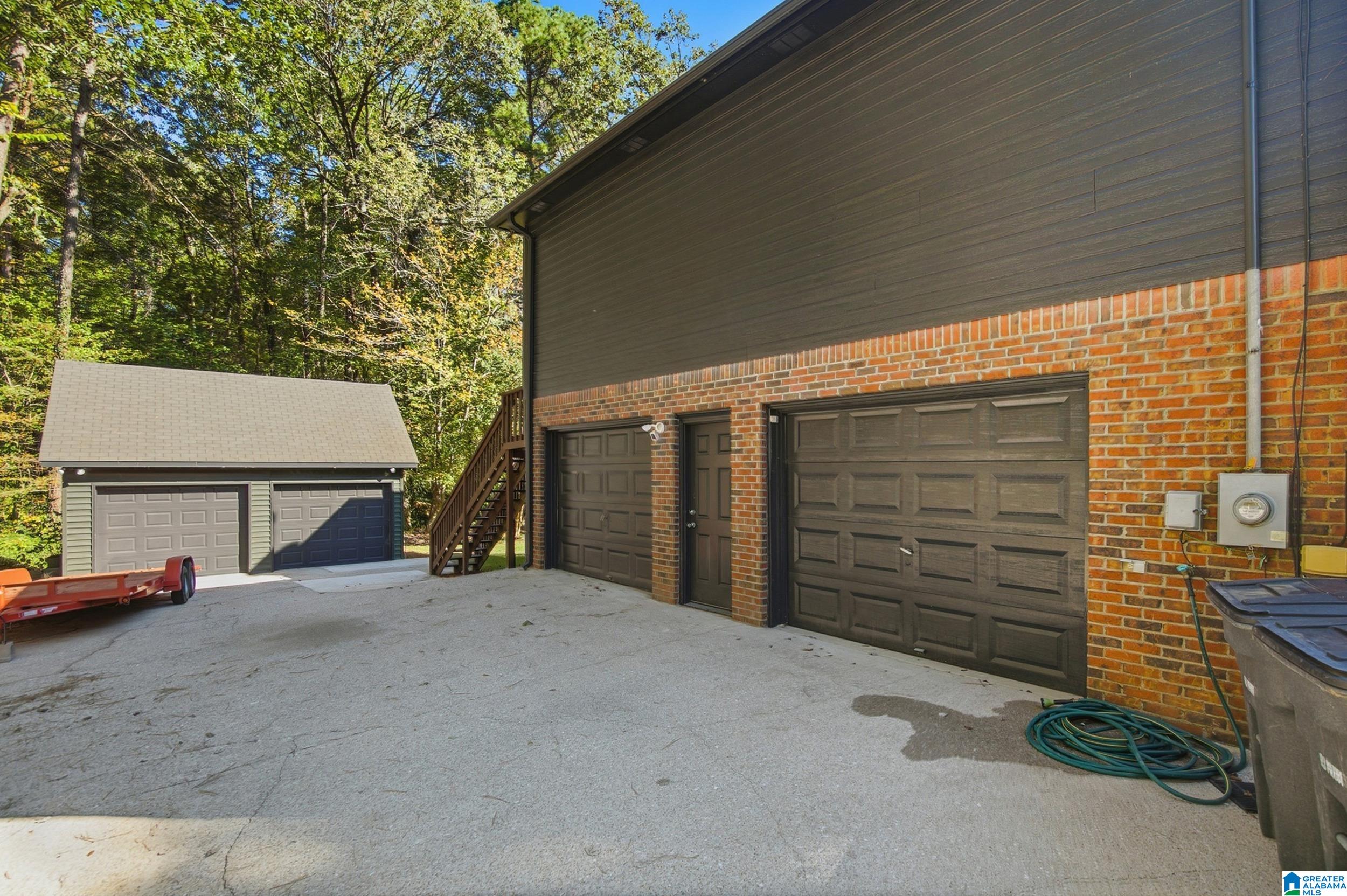 6861 OAK LEAF LANE