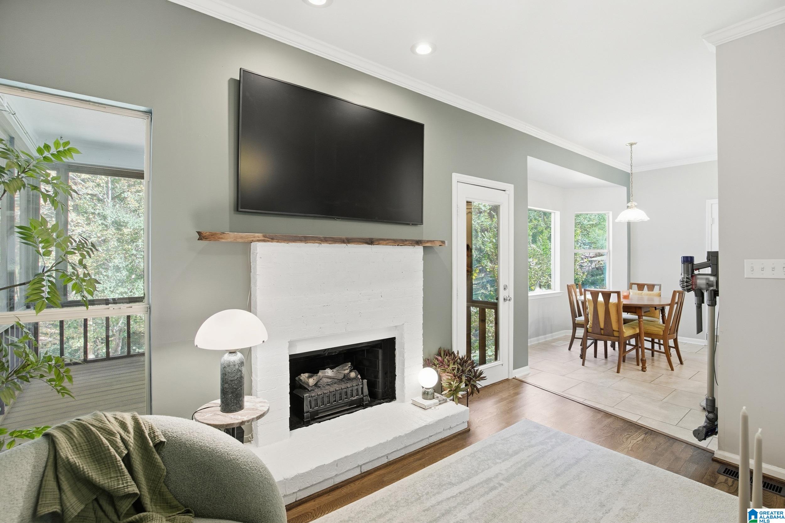 6861 OAK LEAF LANE