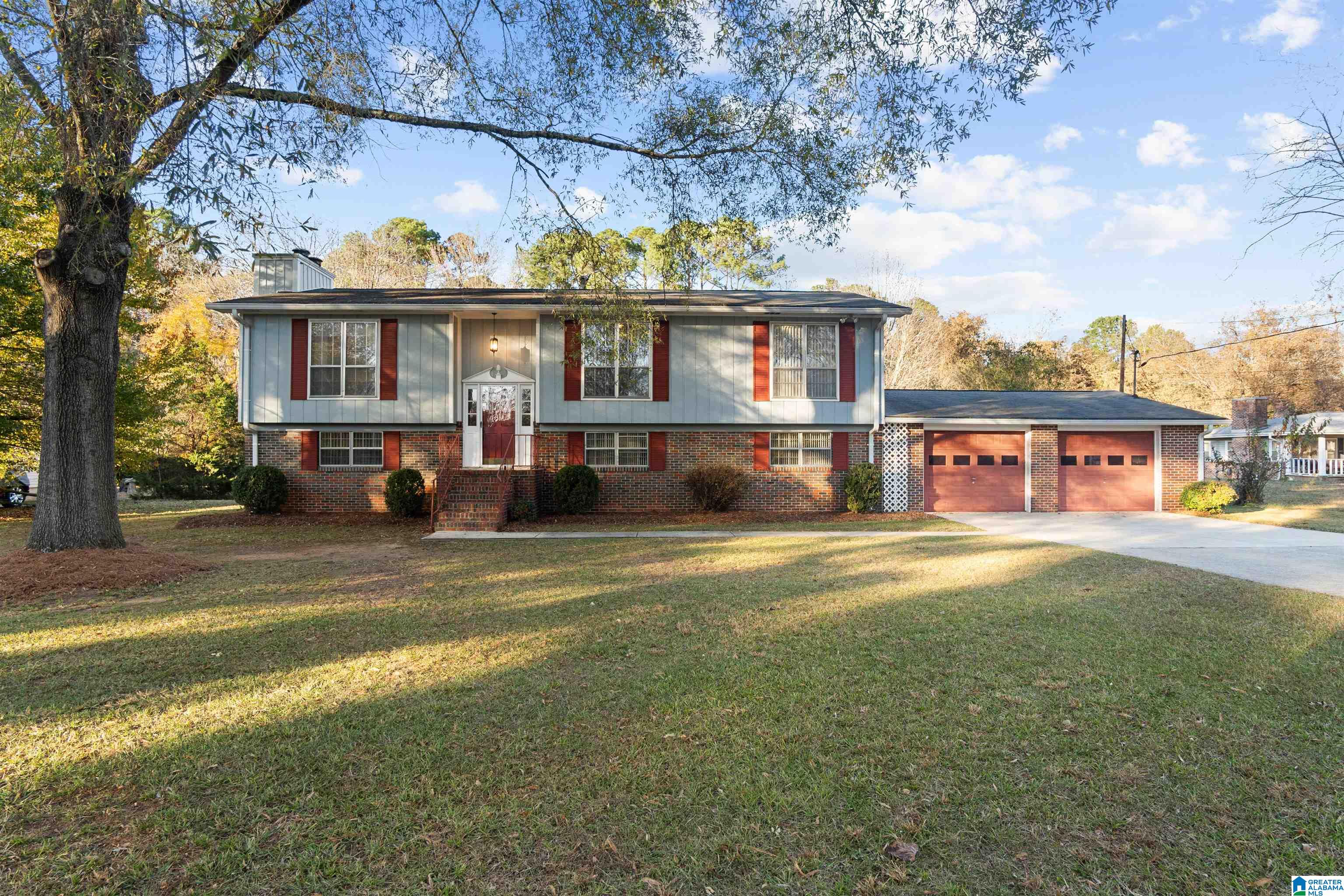 724 SUNNY LANE DRIVE