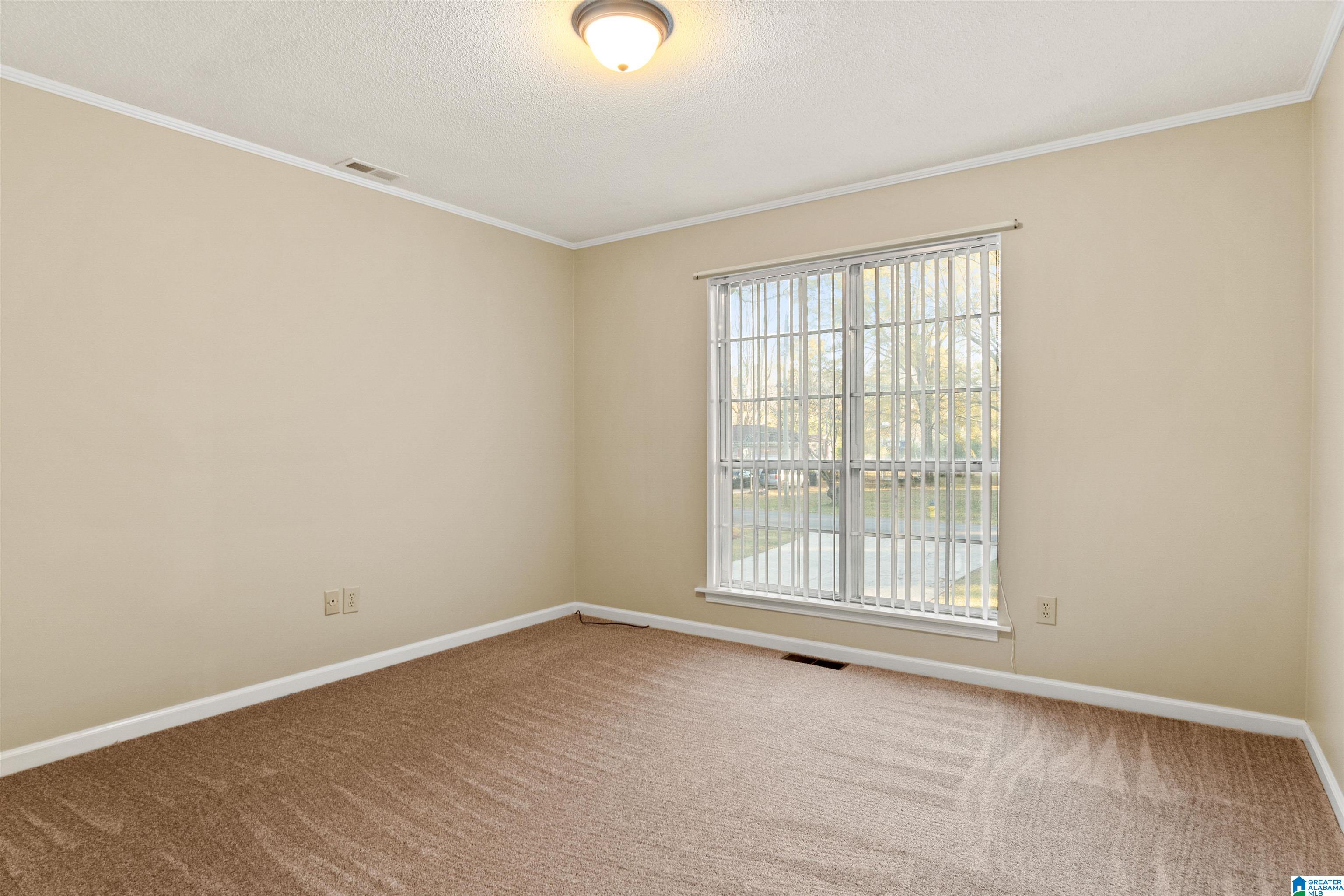 724 SUNNY LANE DRIVE