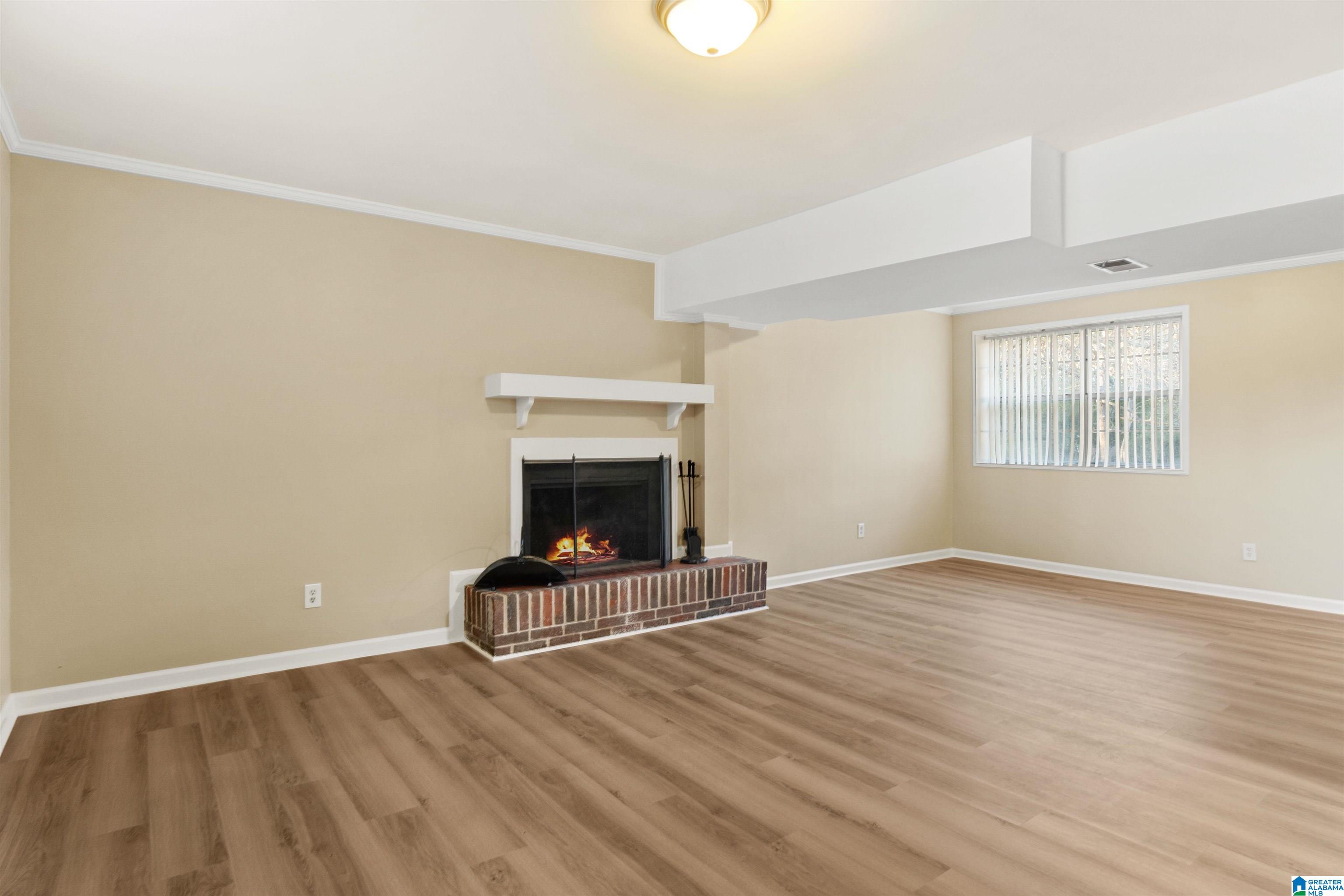 724 SUNNY LANE DRIVE