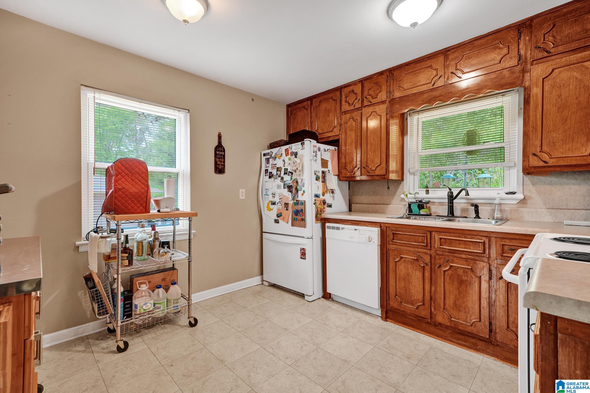844 SHERWOOD FOREST DRIVE