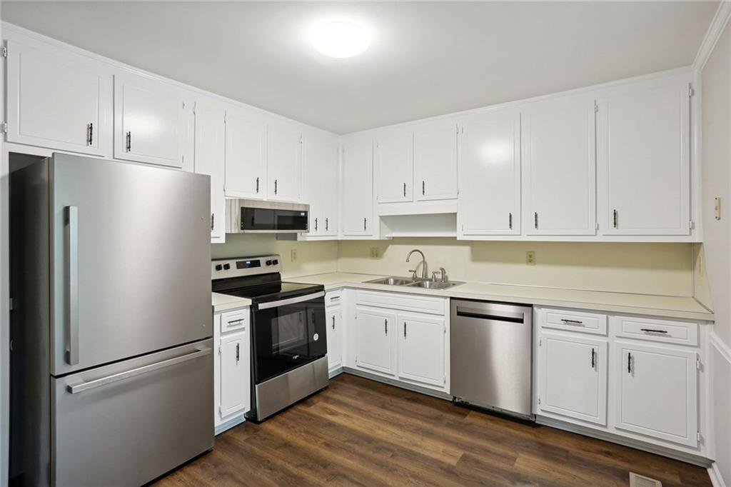 3116 Corner Oak Drive