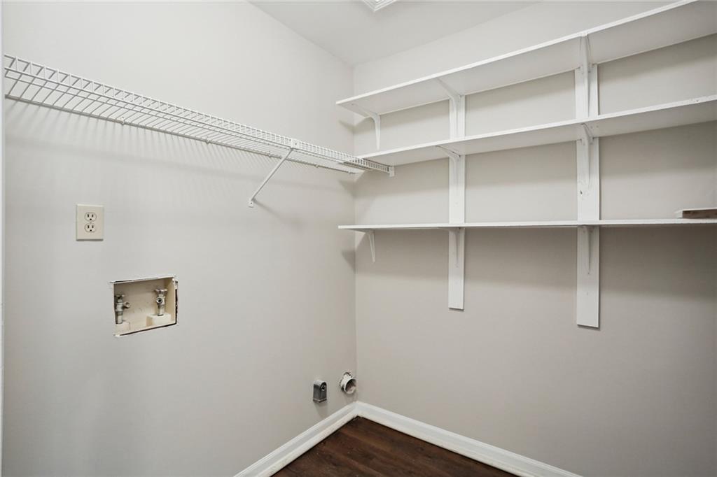 3116 Corner Oak Drive