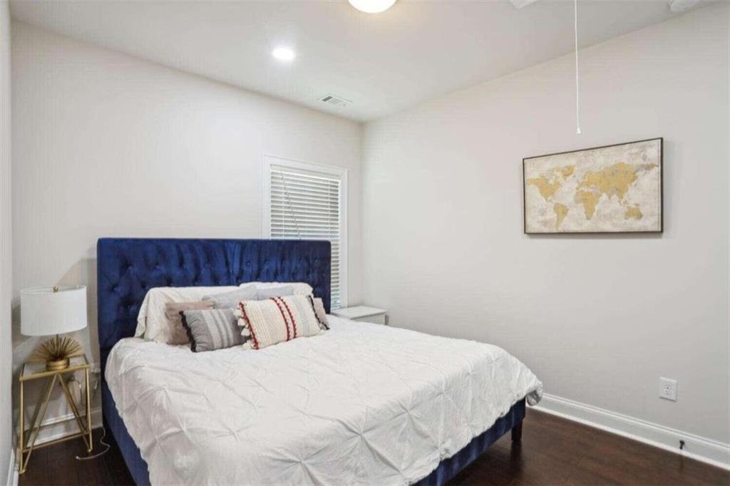 1122 Hibiscus Way