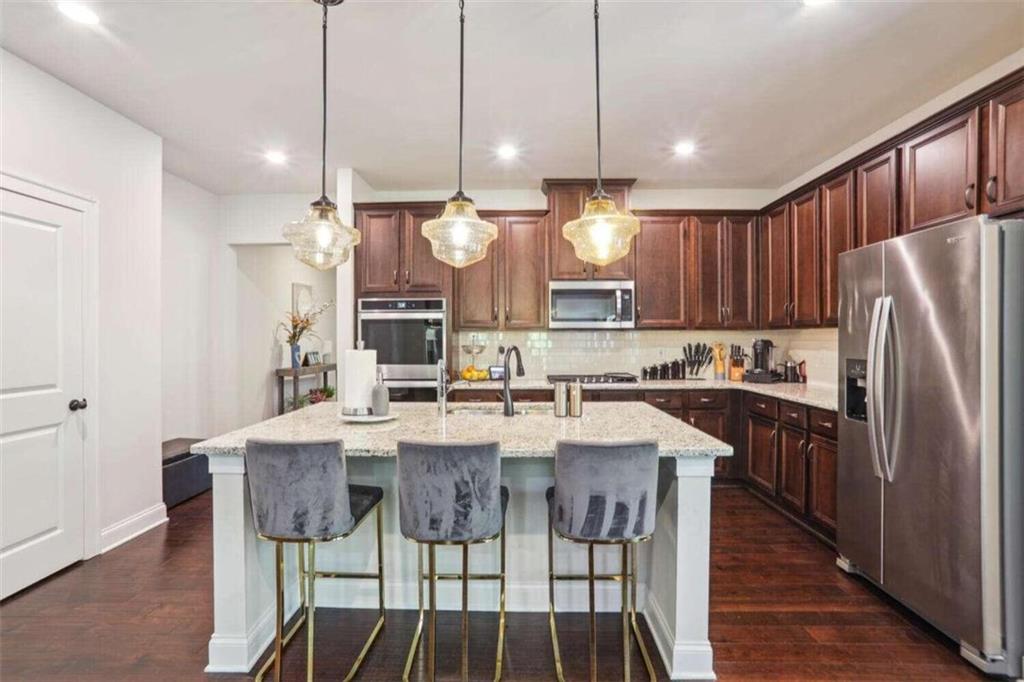 1122 Hibiscus Way