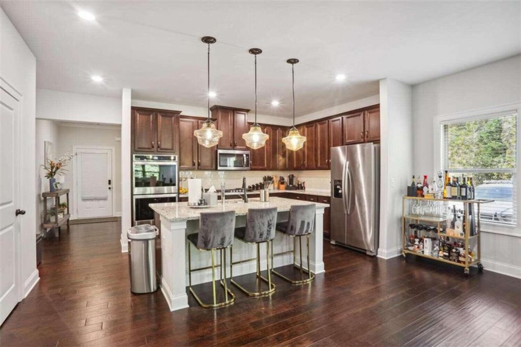 1122 Hibiscus Way