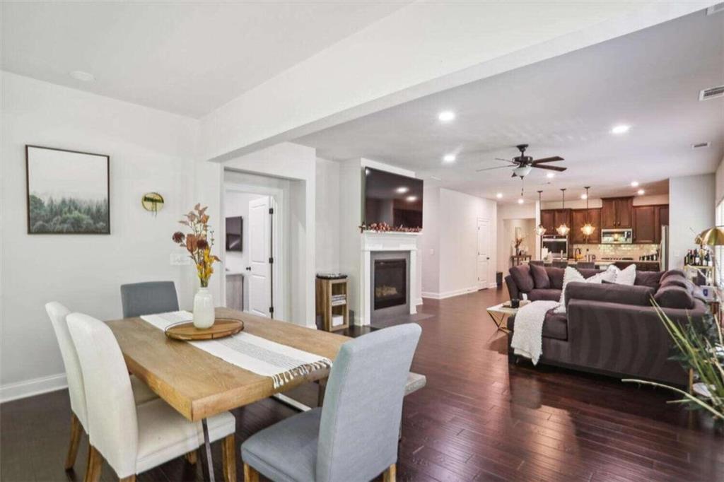1122 Hibiscus Way