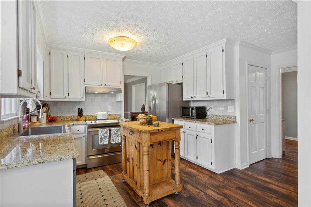 3751 Apple Way