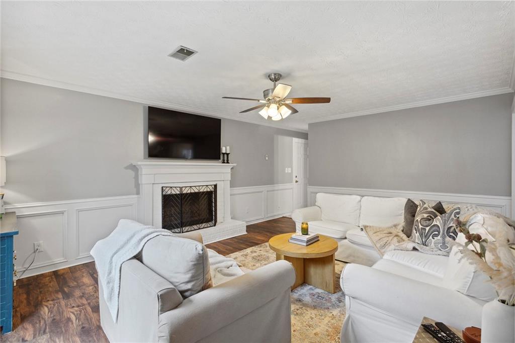 3751 Apple Way