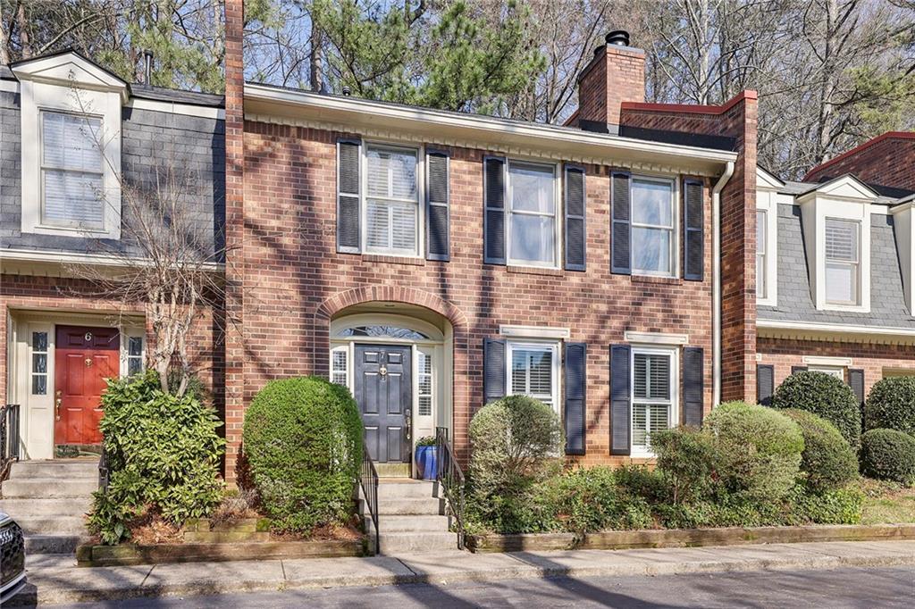 7 King James Place NE