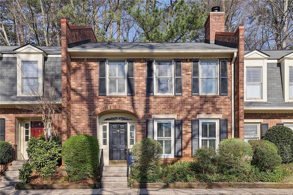 7 King James Place NE